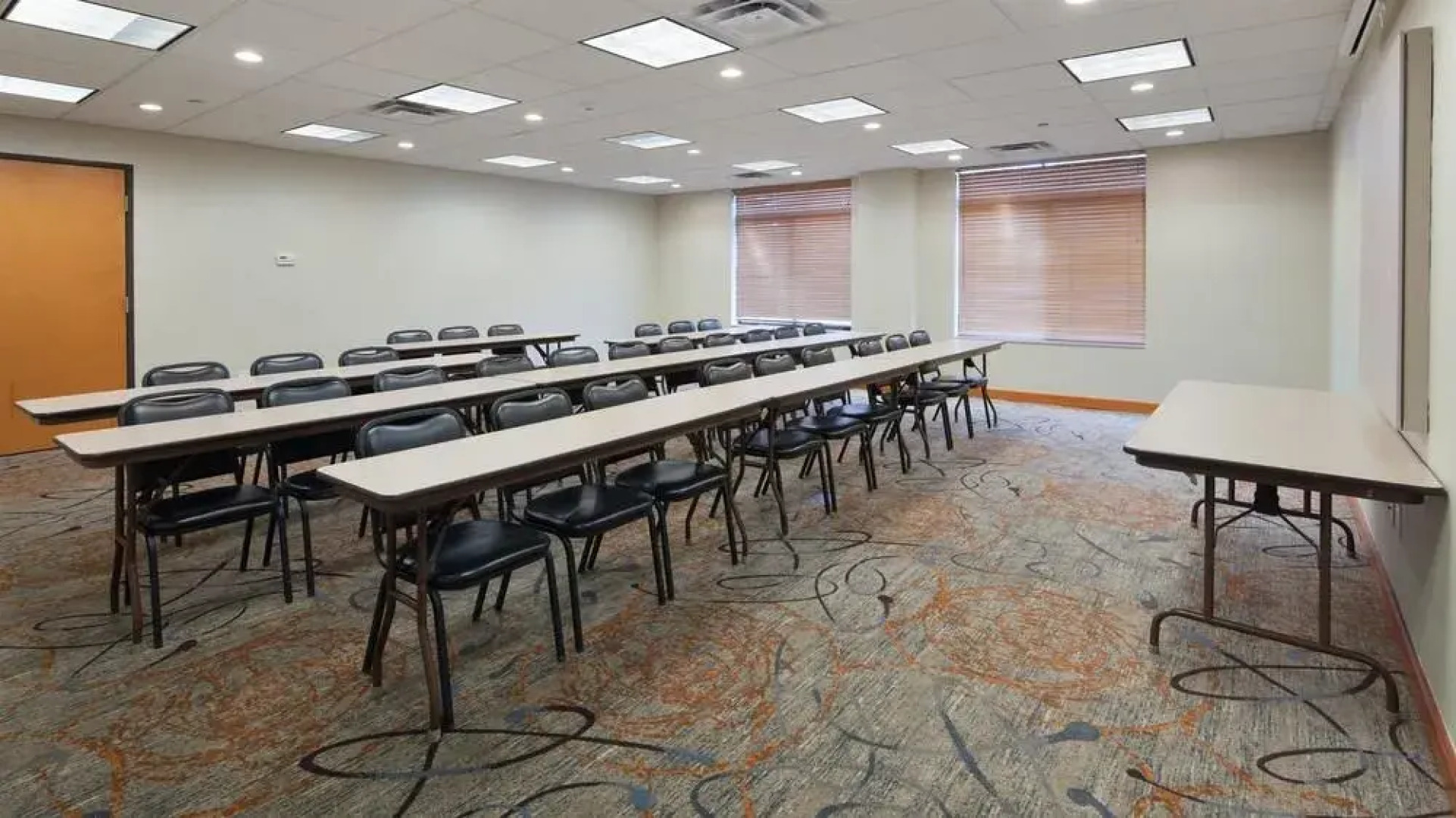 Holiday Inn Express & Suites Cedar Falls - Waterloo by IHG