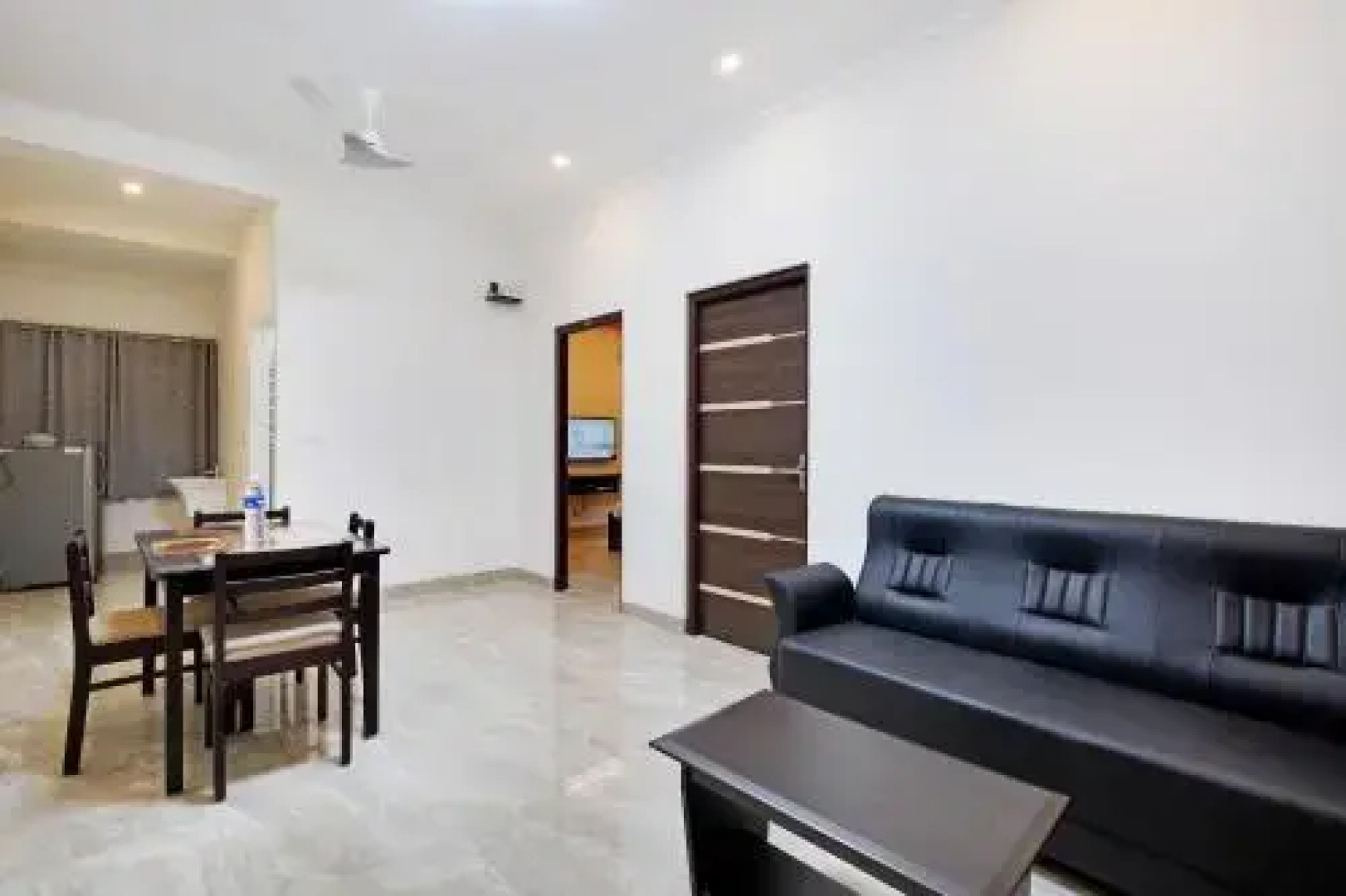 Crystal Lake  Service Apartments