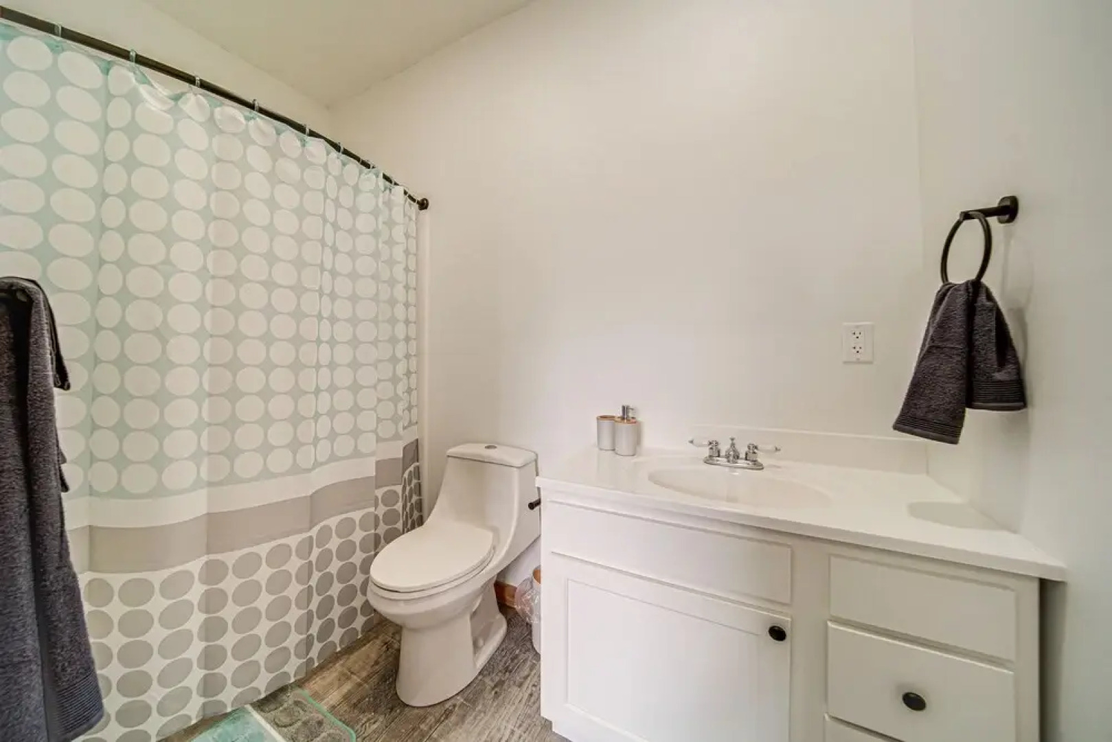 4 Mi to Lake Erie: Condo w/ Golf Course Views!