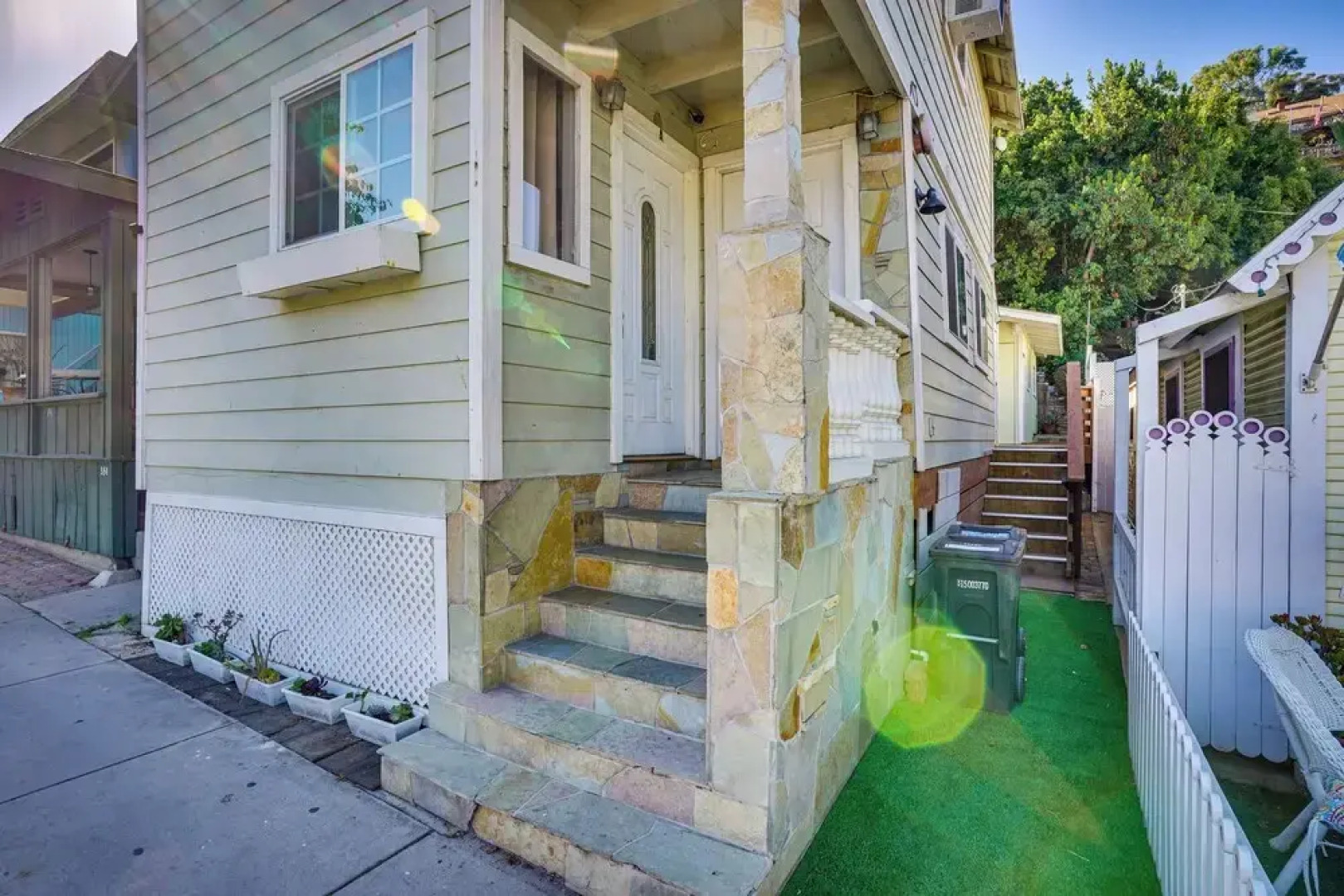 Avalon Cottage < Half-mi to Beaches & Crescent Ave