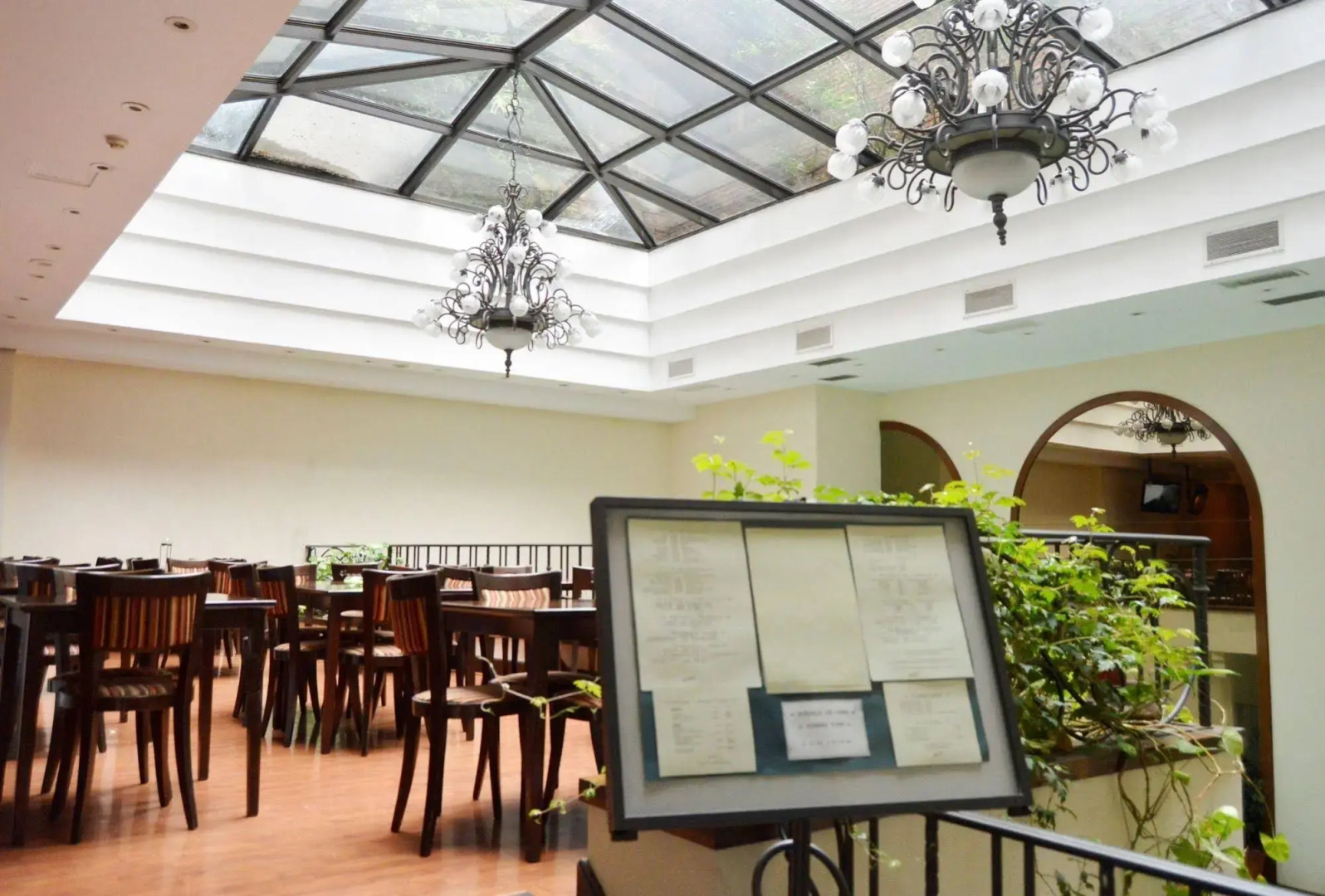 Gardi Hotel & Suites