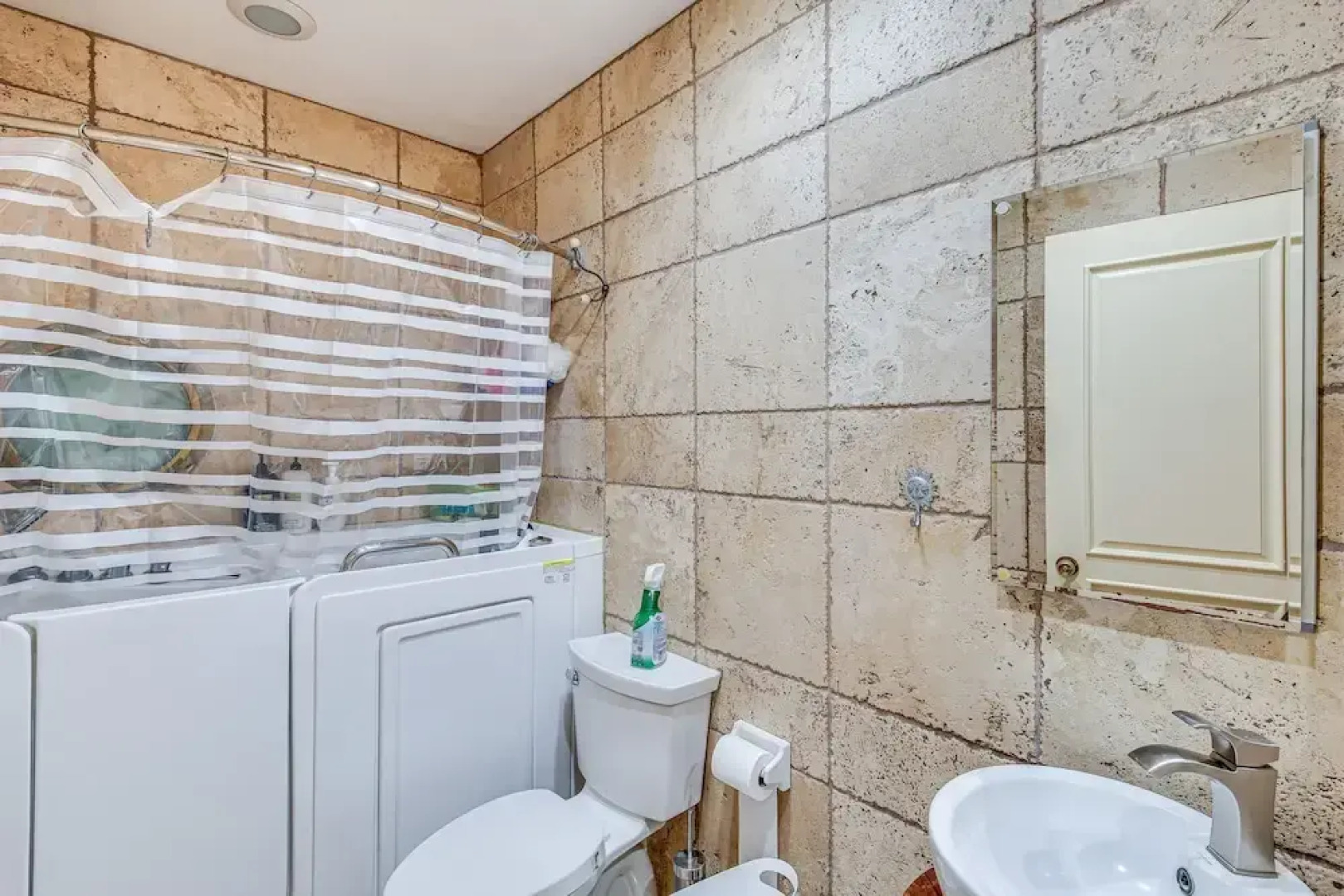 Gardena Vacation Rental: 5 Mi to Manhattan Beach!