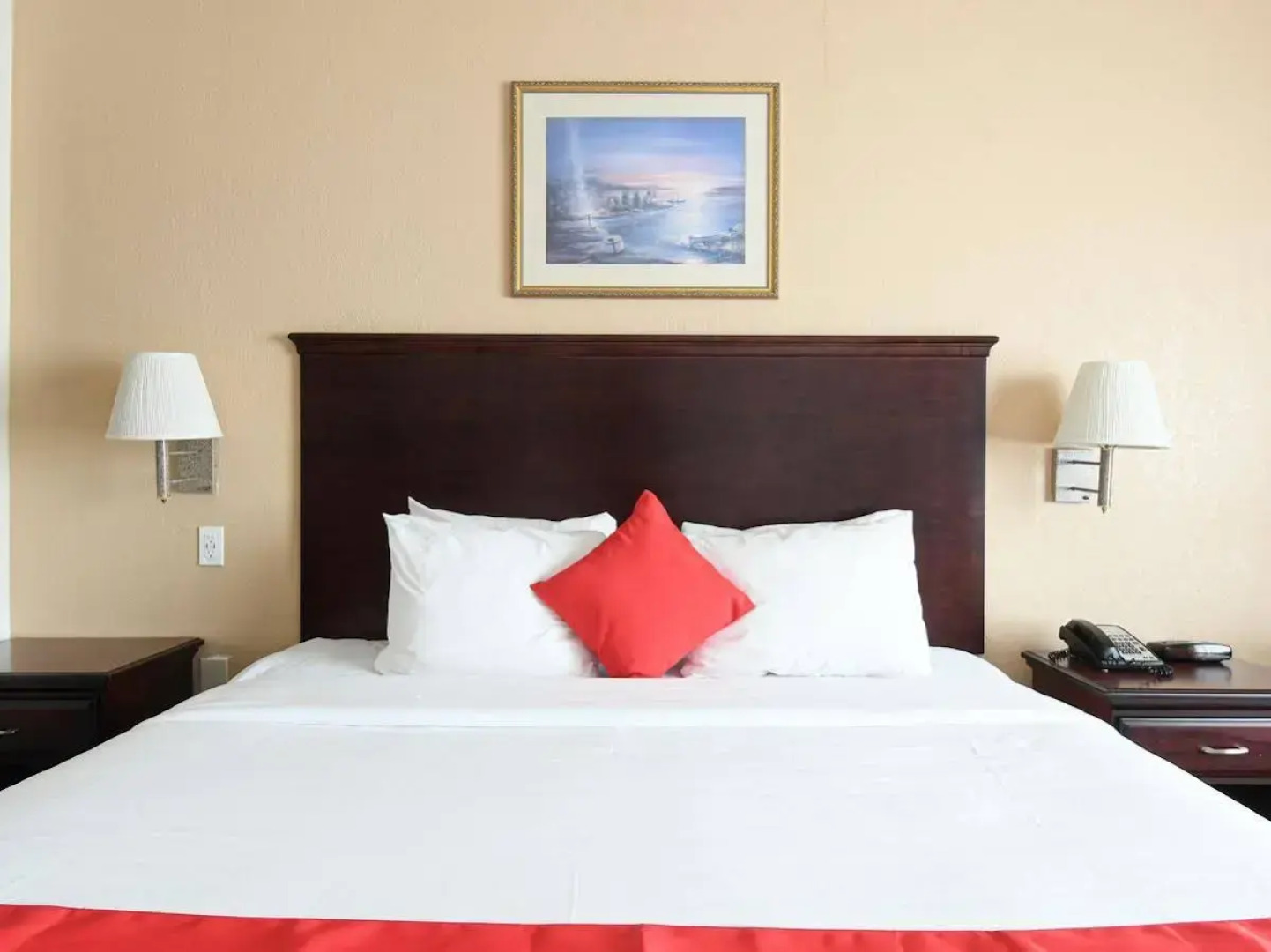 OYO Townhouse Houston Brookhollow