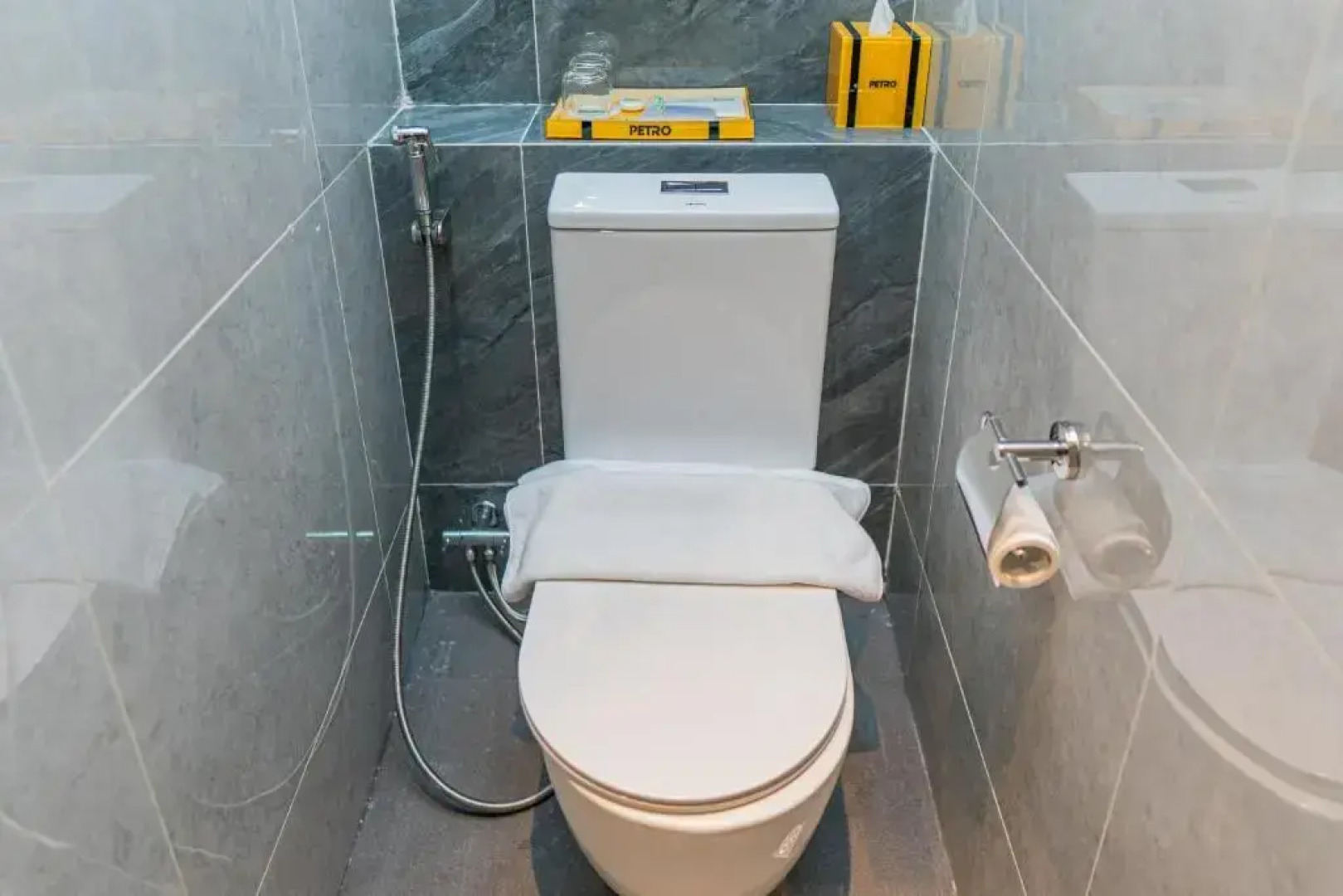 Parkside Gayo Petro Hotel