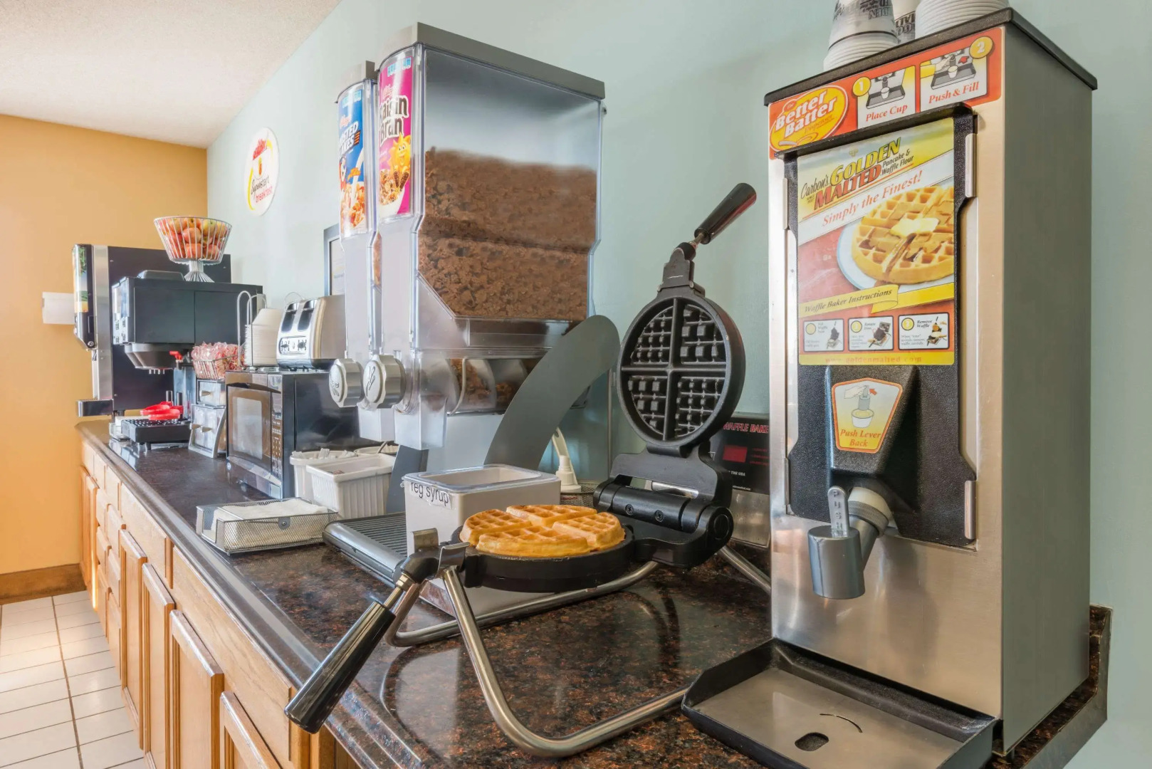 Super 8 by Wyndham Wakeeney