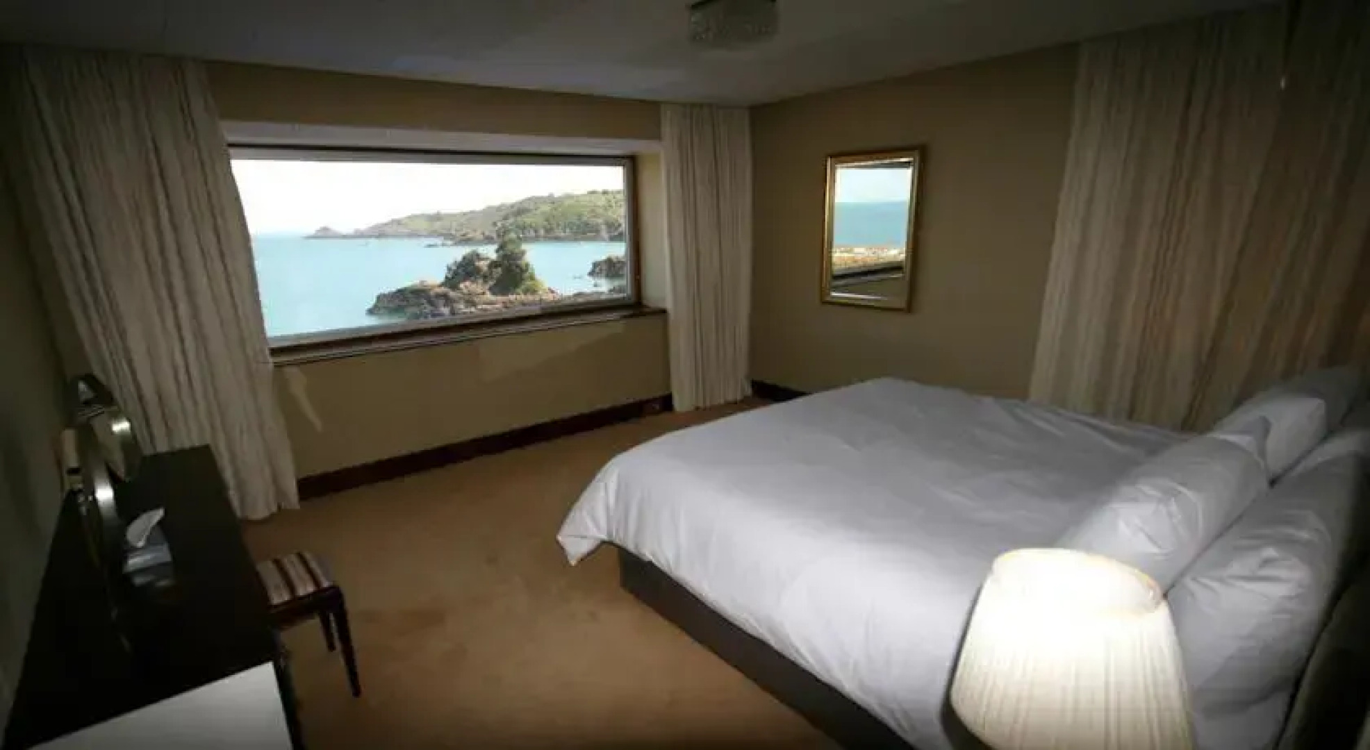 The Waters Edge Hotel