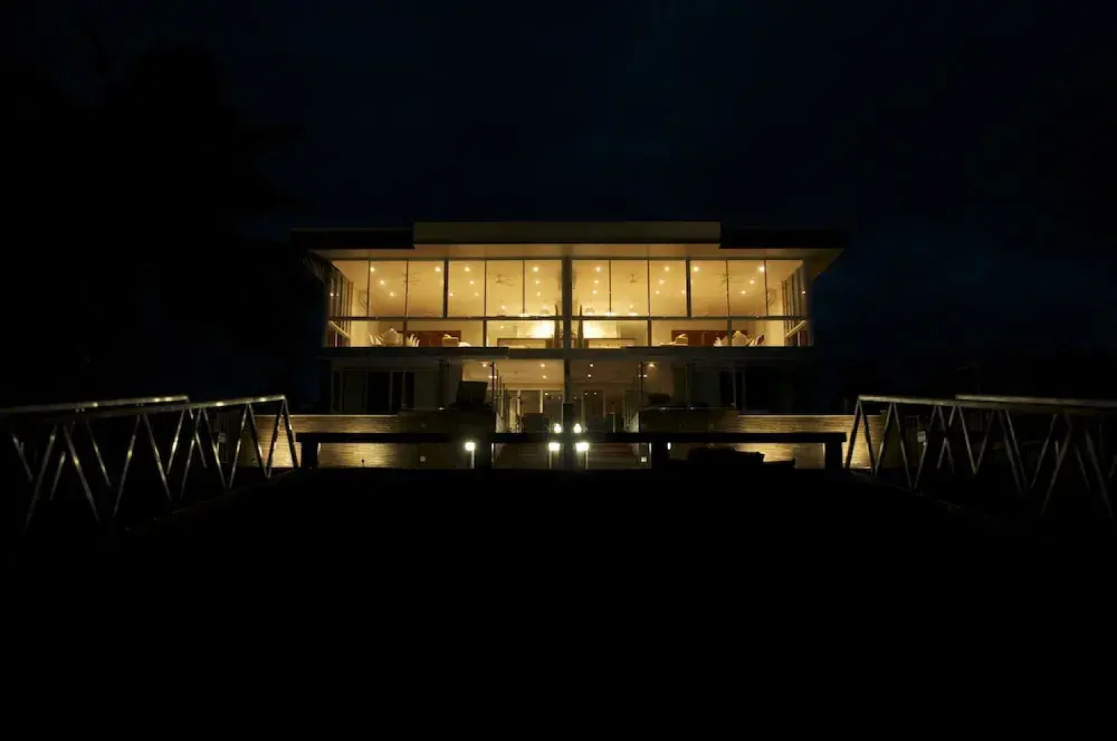 Hinchinbrook Harbour Holiday Apartments