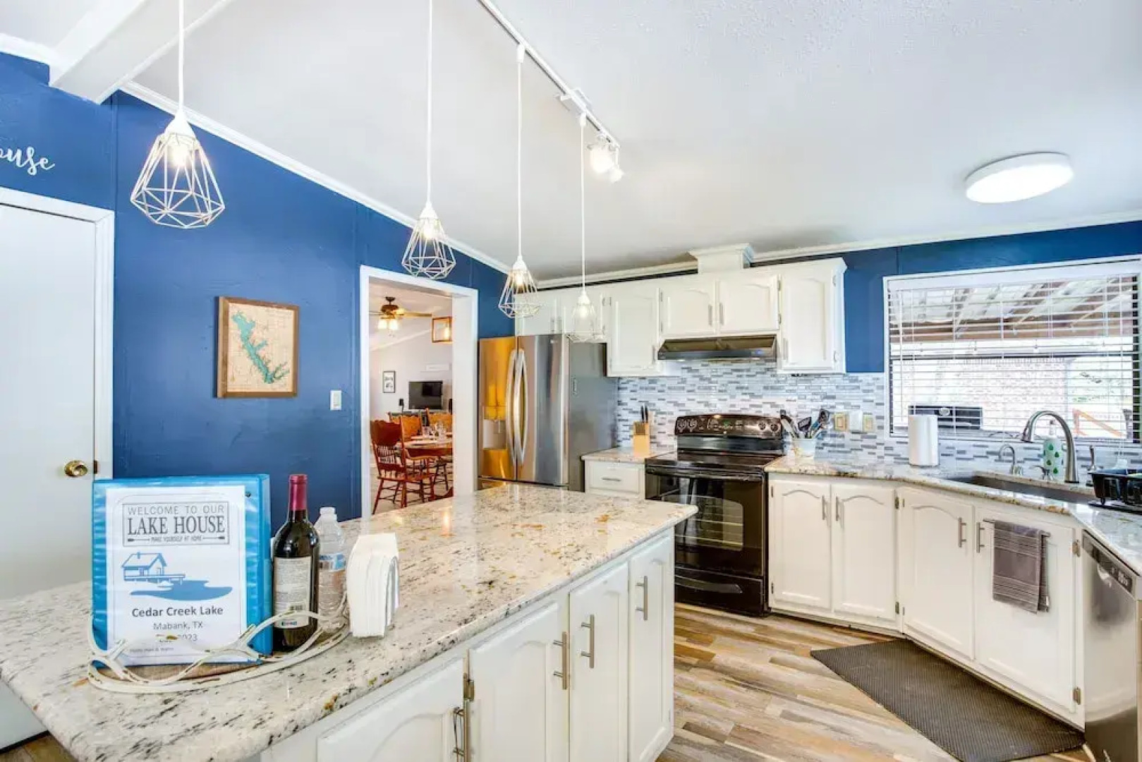 Hot Tub & Dock: Lakefront Mabank Home