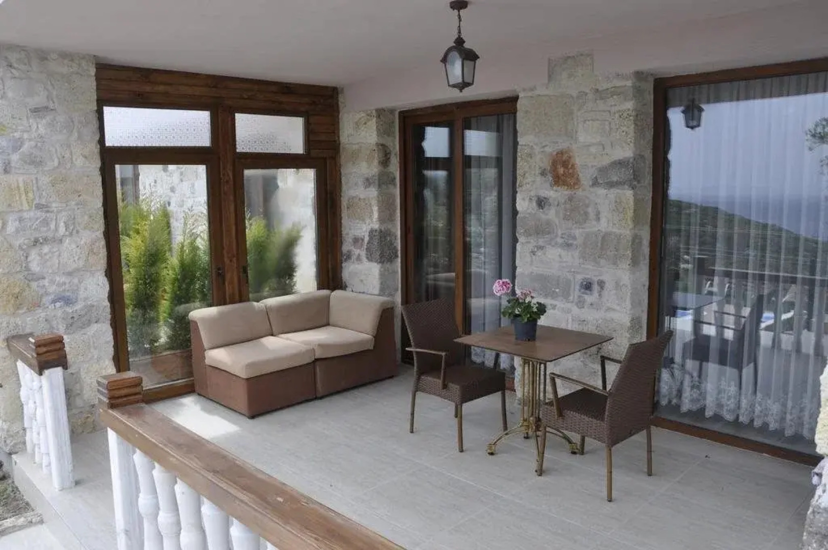 Taş Avlu Butik Otel