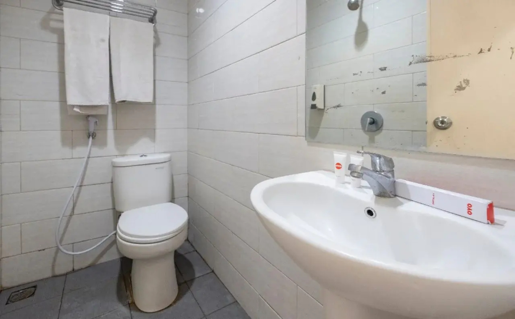 Urbanview Hotel Capital Makassar