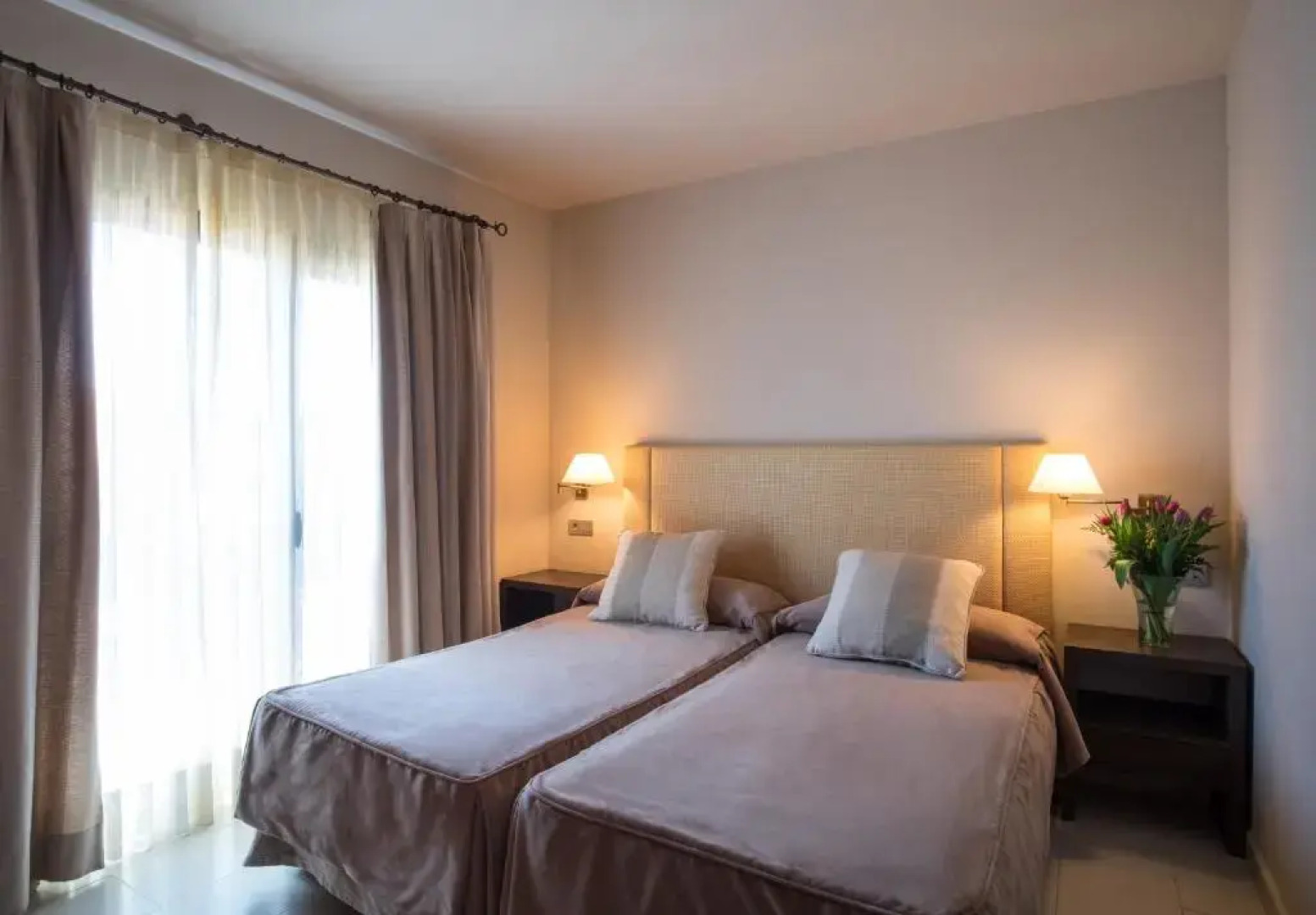 Apartamentos Sant Jordi Montbrio