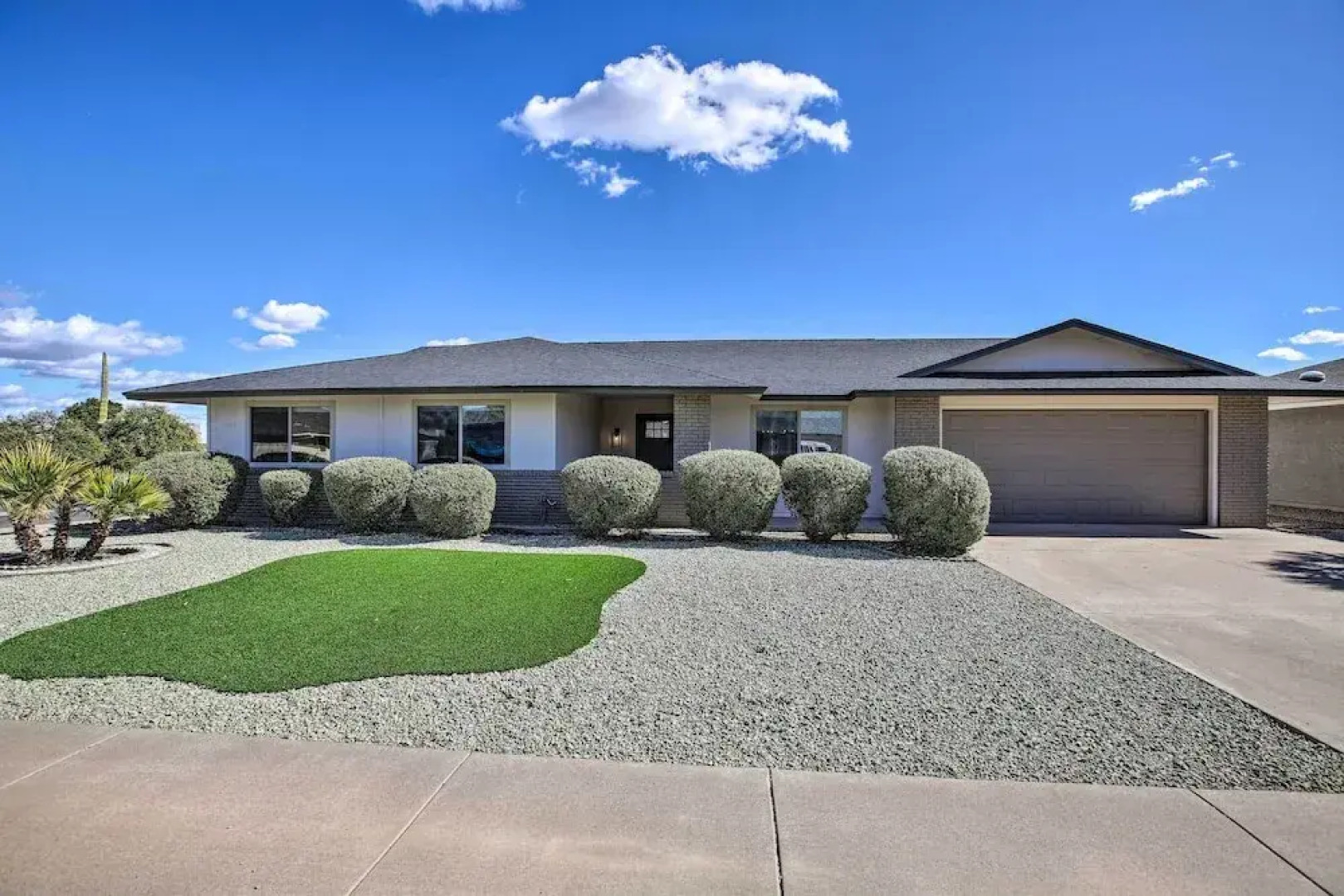 Putting Green, Community Perks: Sun City West Home