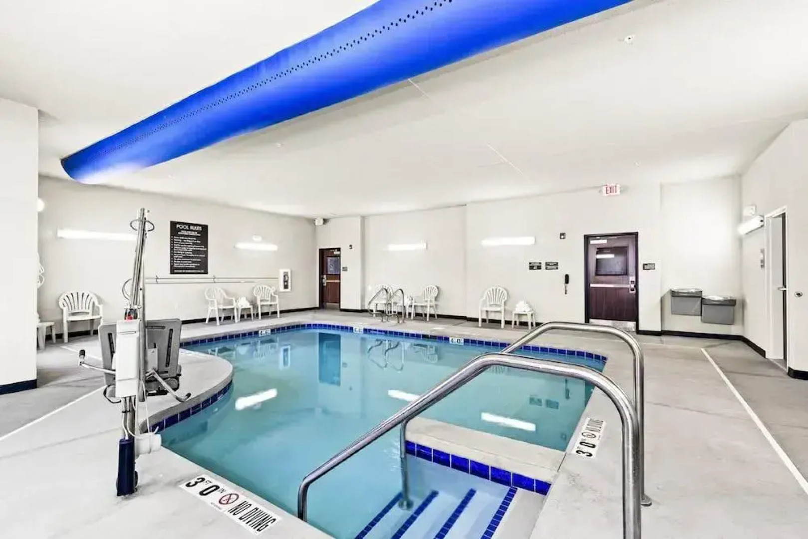 Cobblestone Hotel & Suites - Superior