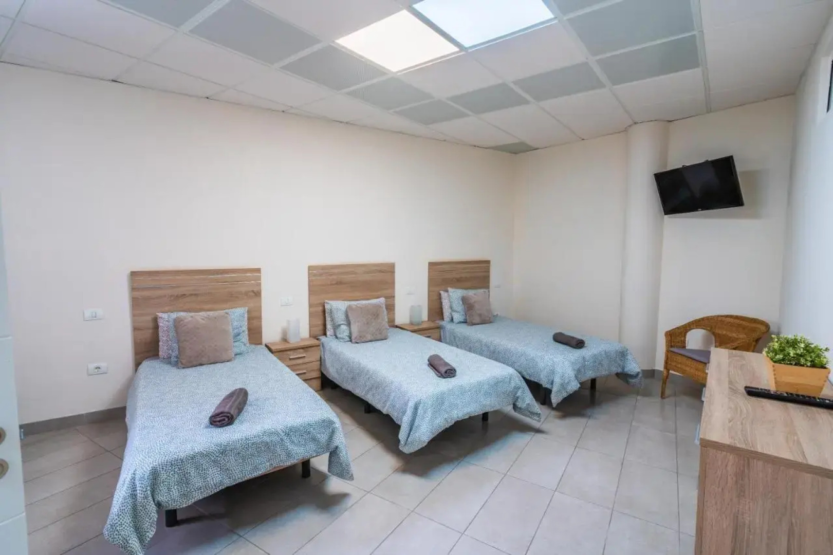 El Puente Holiday Home I- Airport 8,1K