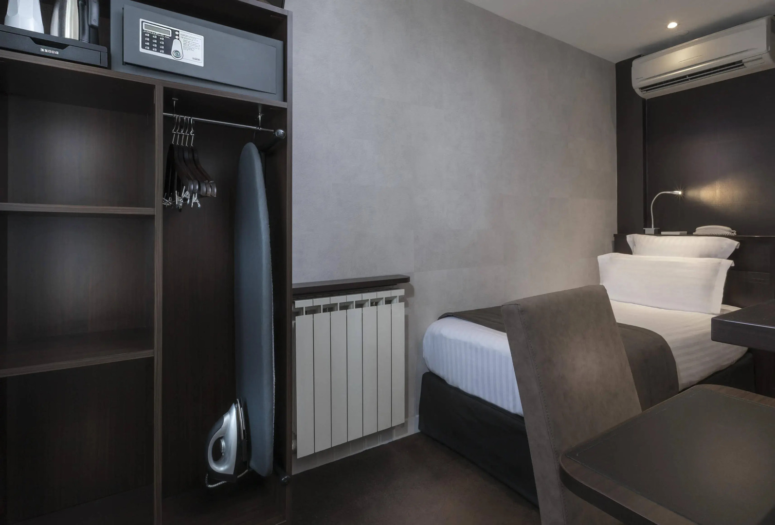 Hôtel de La Paix Tour Eiffel