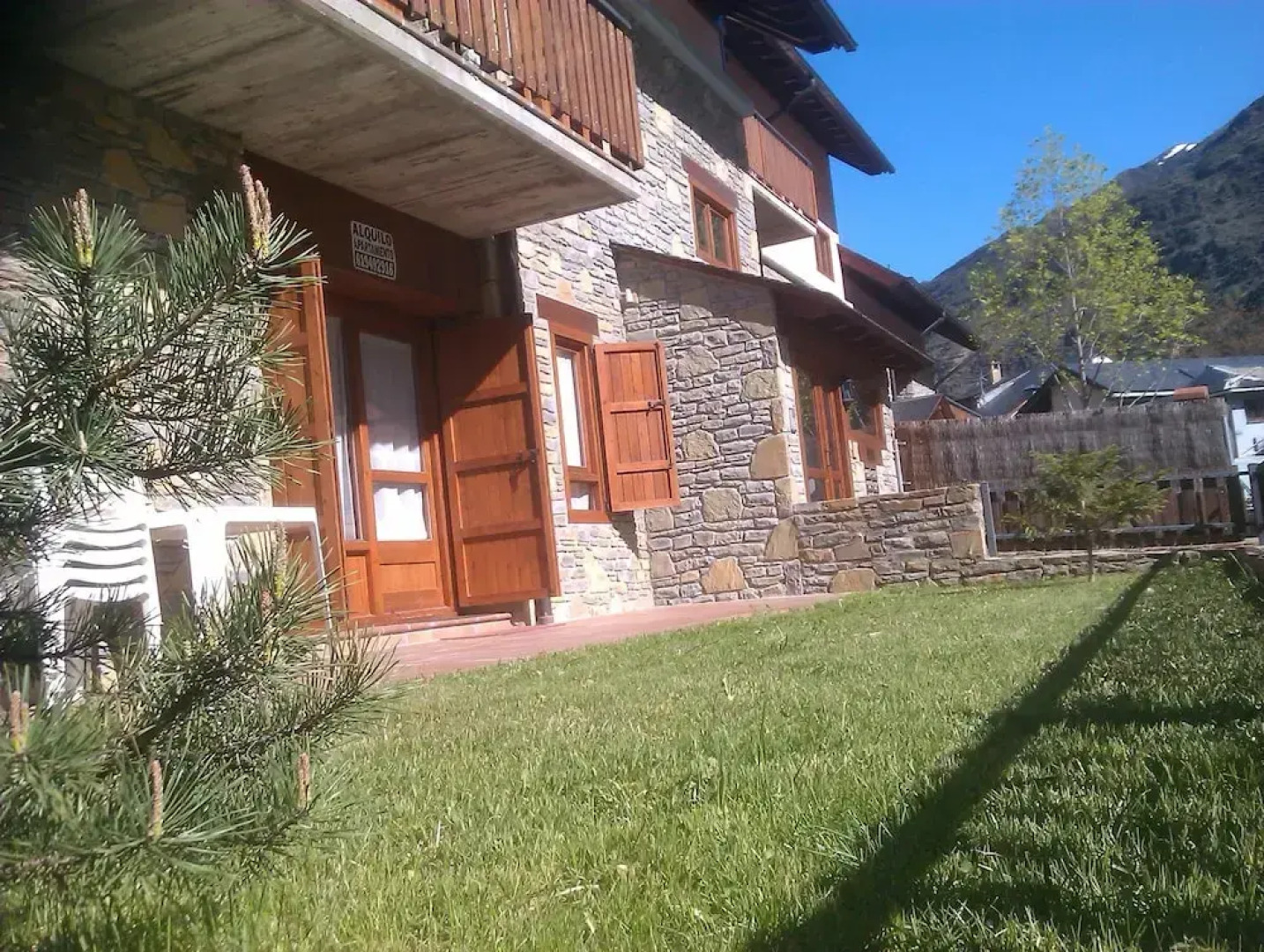 APARTMENTSUITESPAIN BAQUEIRA Jardin Privado