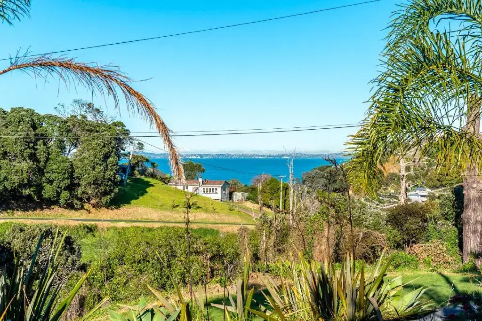 The Butterfly Bach - Surfdale Holiday Home