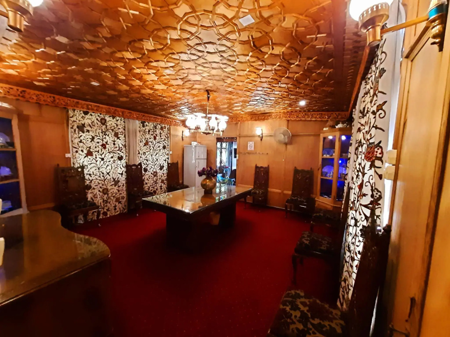 Badyari Palace Group of Houseboat