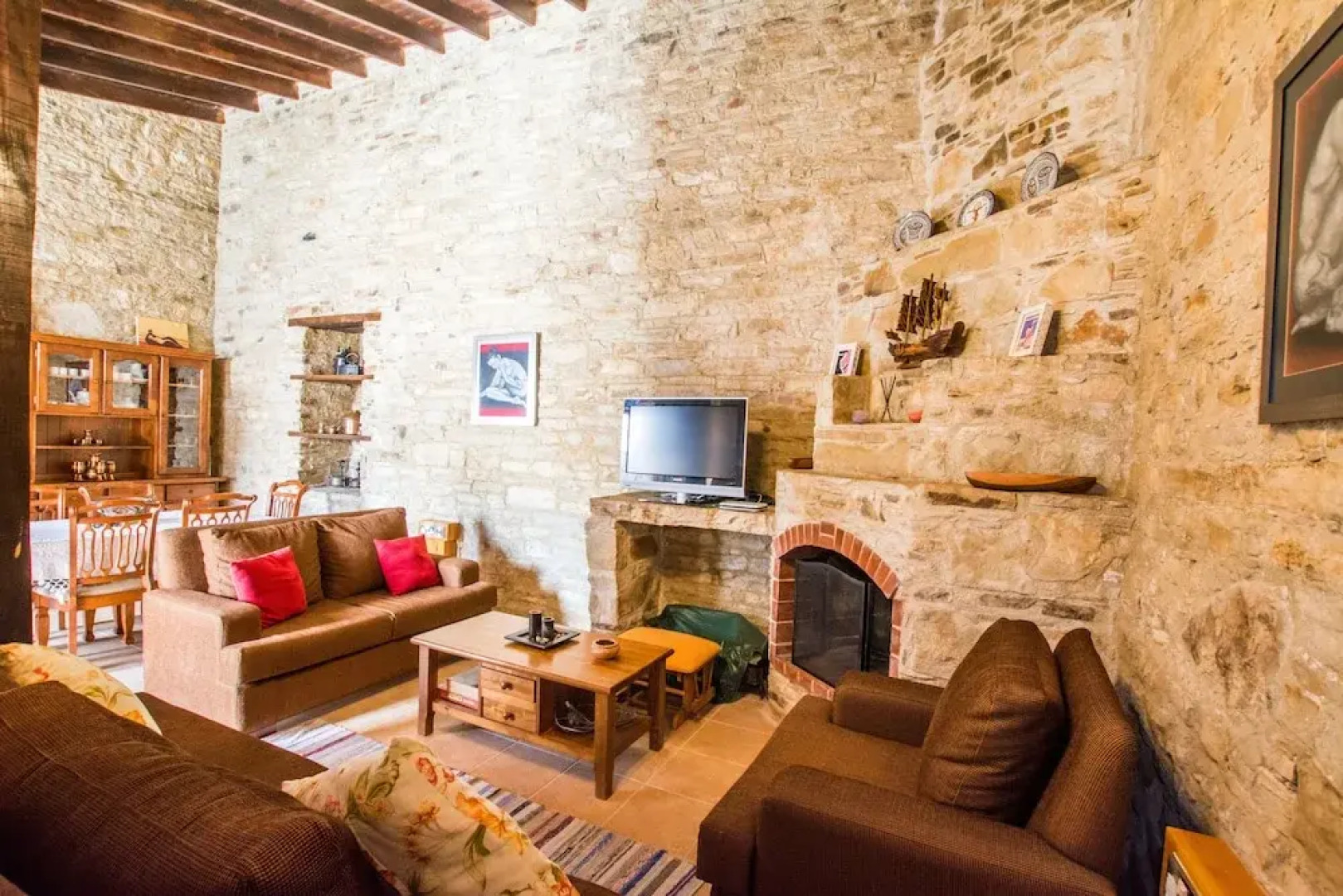 Yorkis Silikou Village House