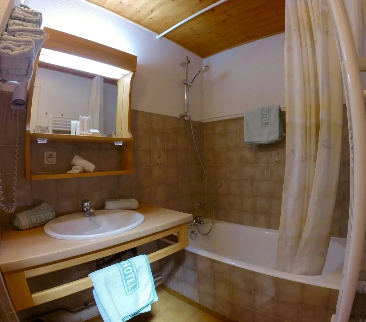 Hôtel Loisirs Les Côtes, Résidence et Chalets