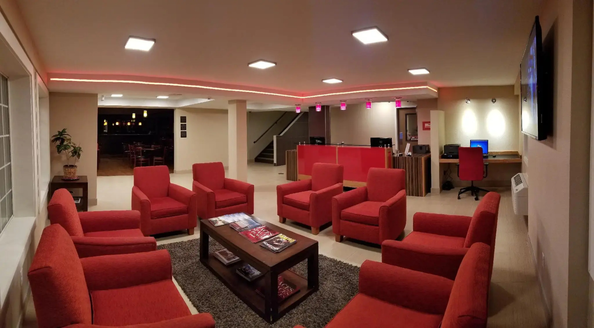 Red River Lodge & Suites