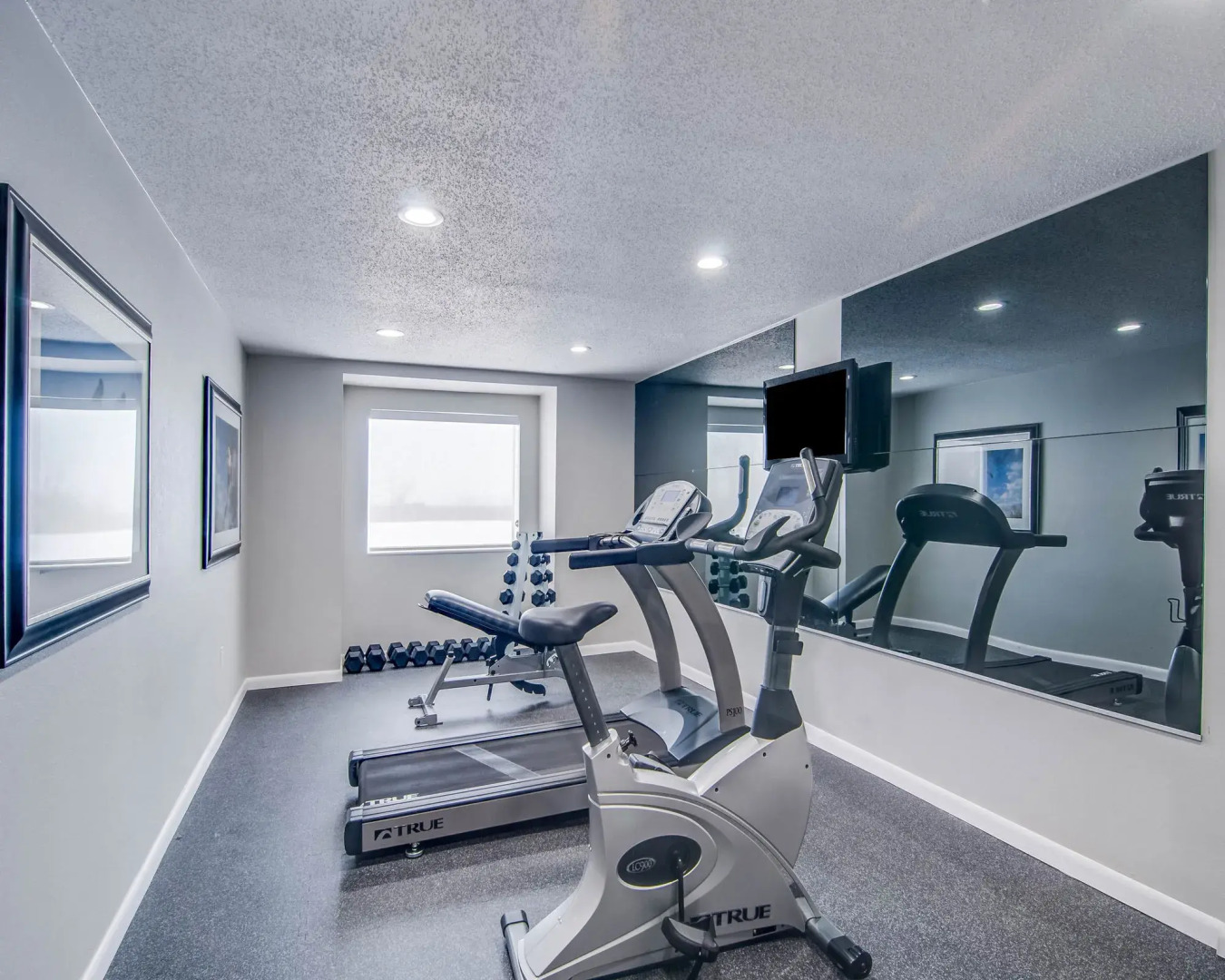 Clarion Pointe Staunton East