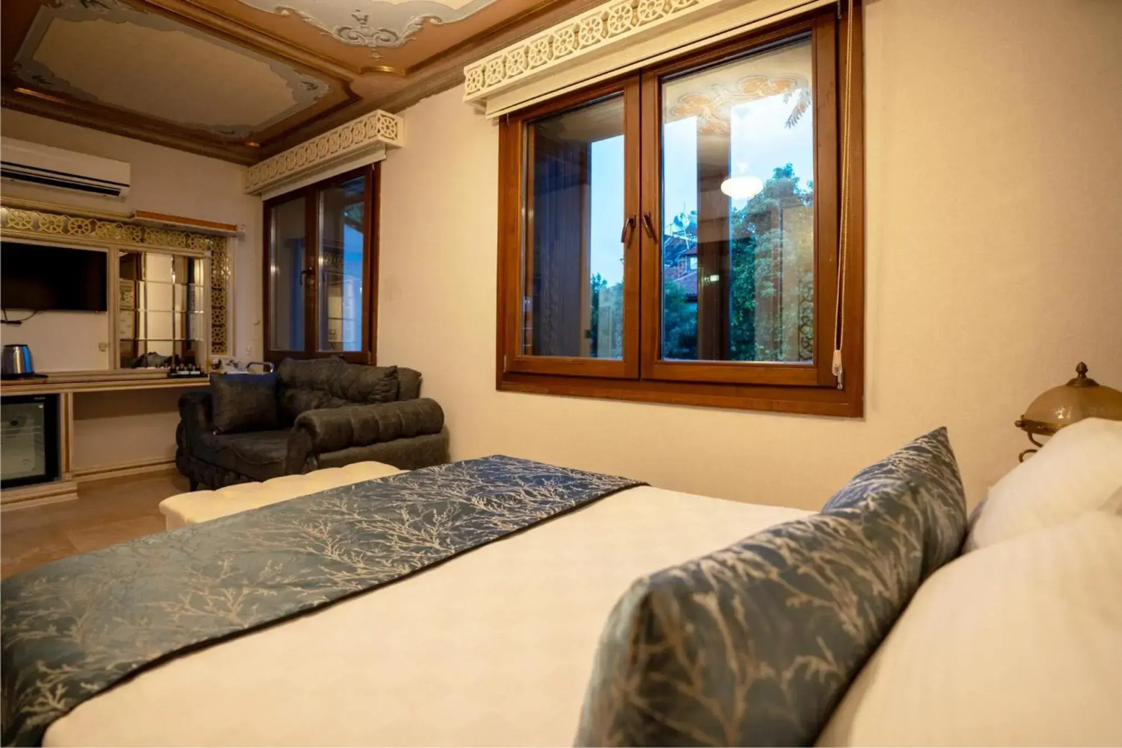 St. Ermins Hotel, Autograph Collection