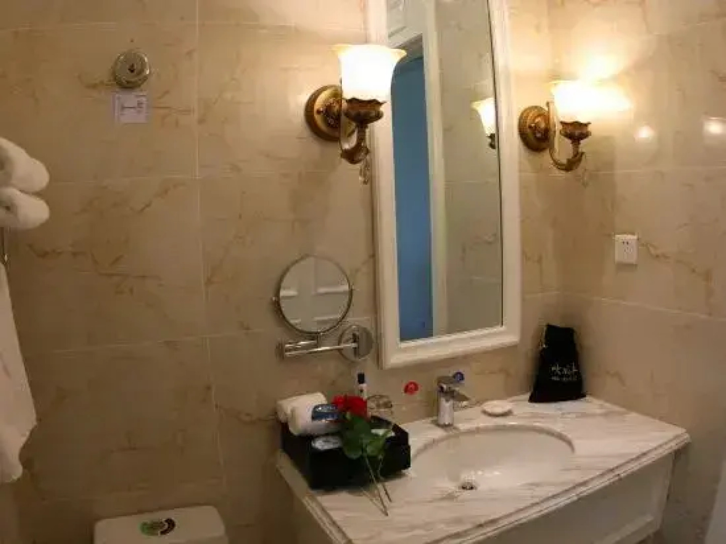 Aohua International Hot Spring Hotel