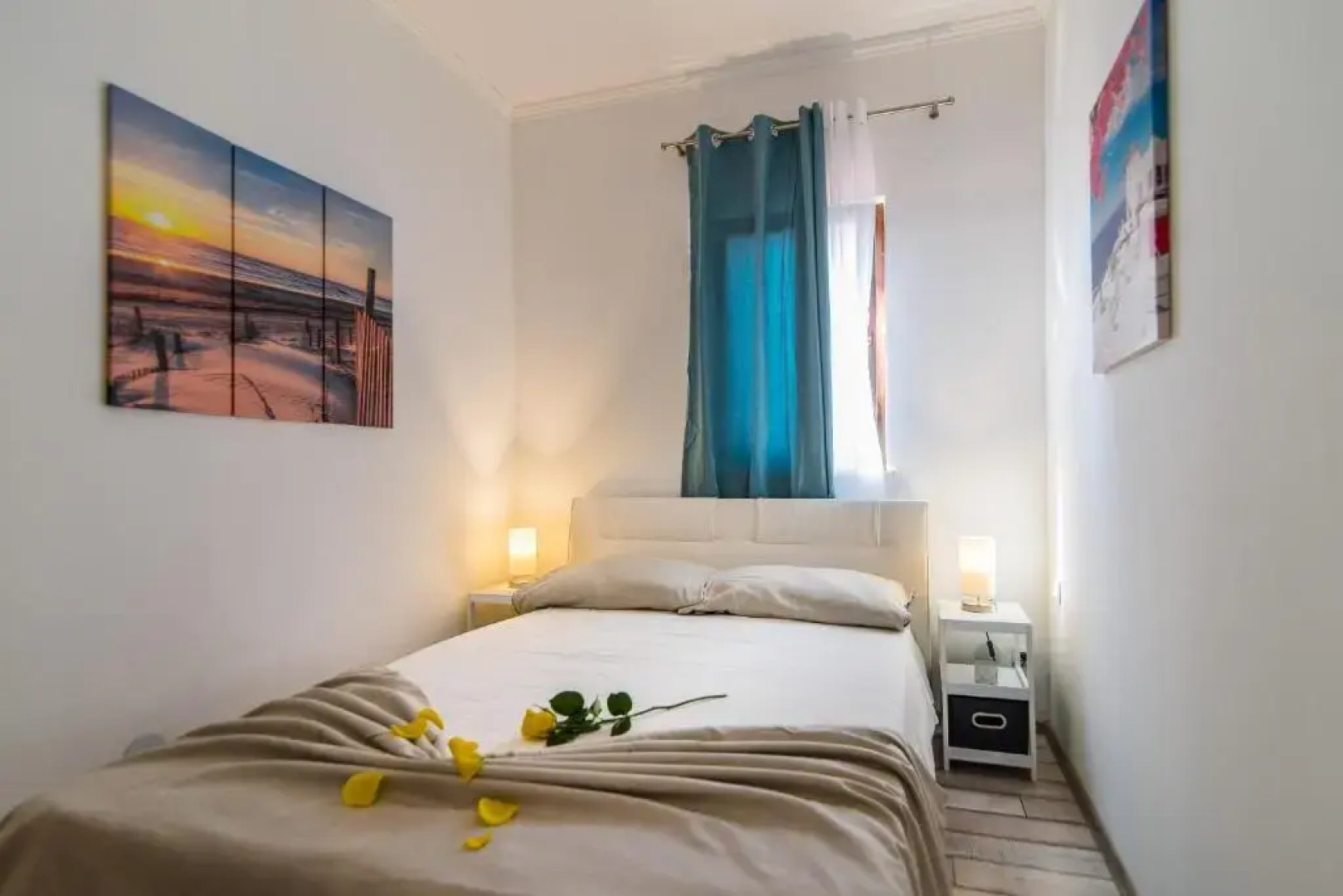 Charming house on the beach and Deluxe Apartment