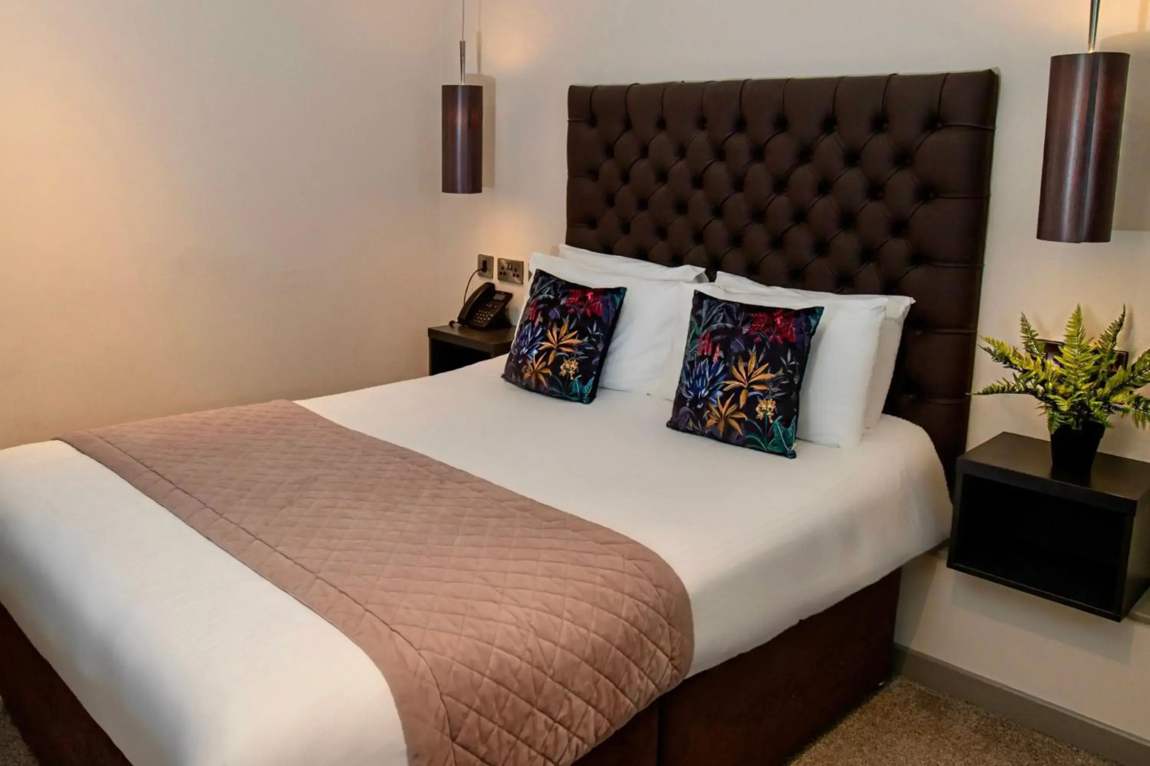 The Enniskillen Hotel and Motel