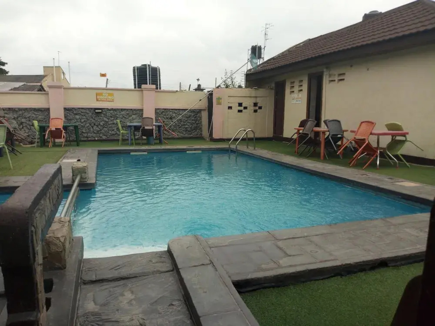 Danest Hotel And Suites