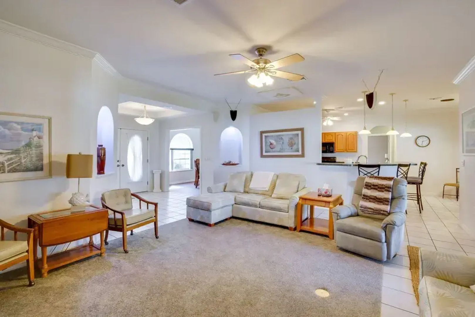 Walk to Lake: Home w/ Screened Porch in Sebring!