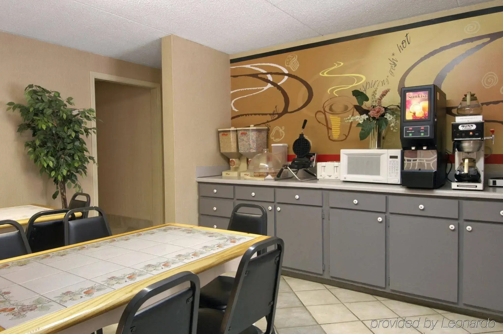 Motel 6 Gatlinburg, TN - Smoky Mountains