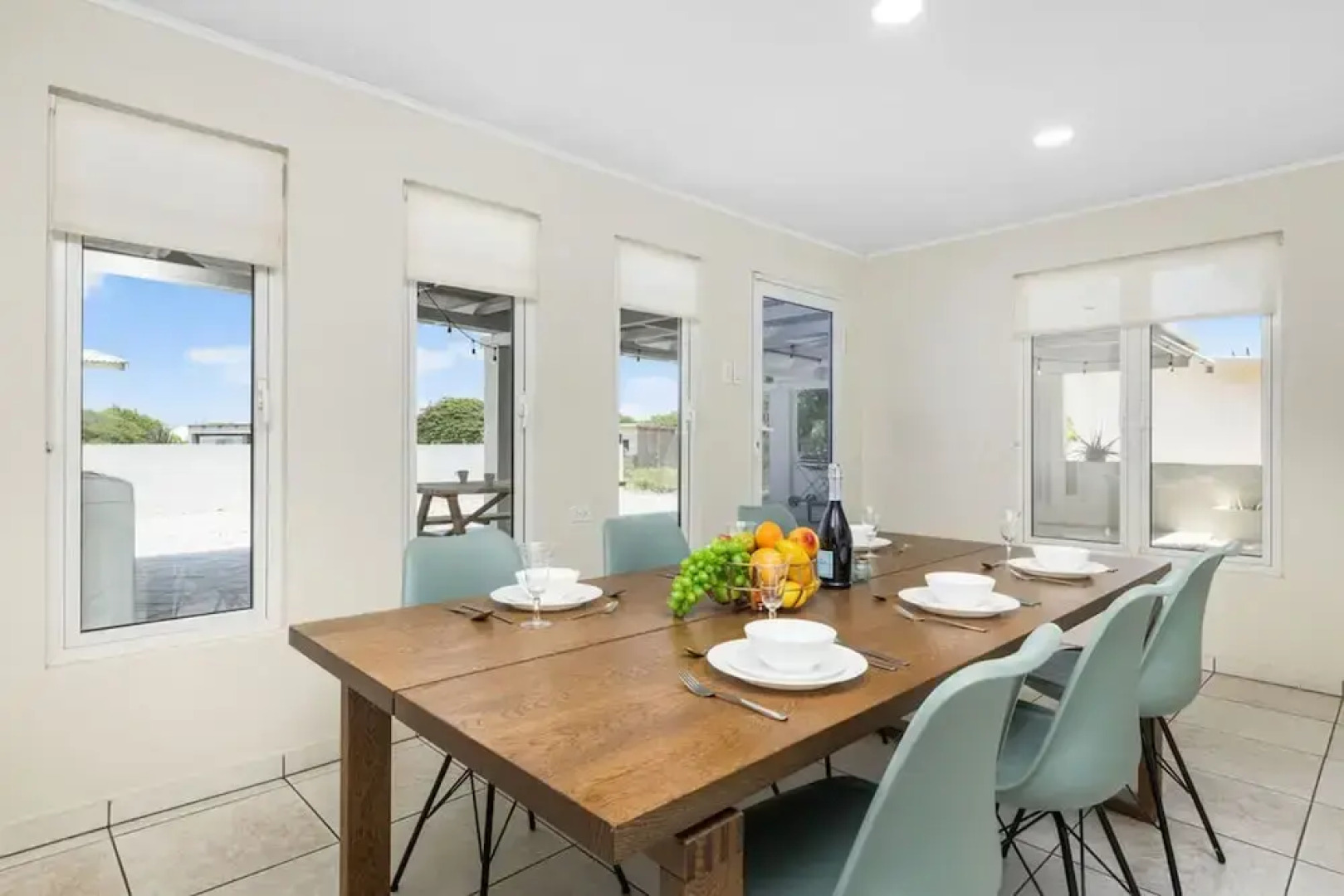 Lovely 3br2ba w Wifi Parking in Central Location