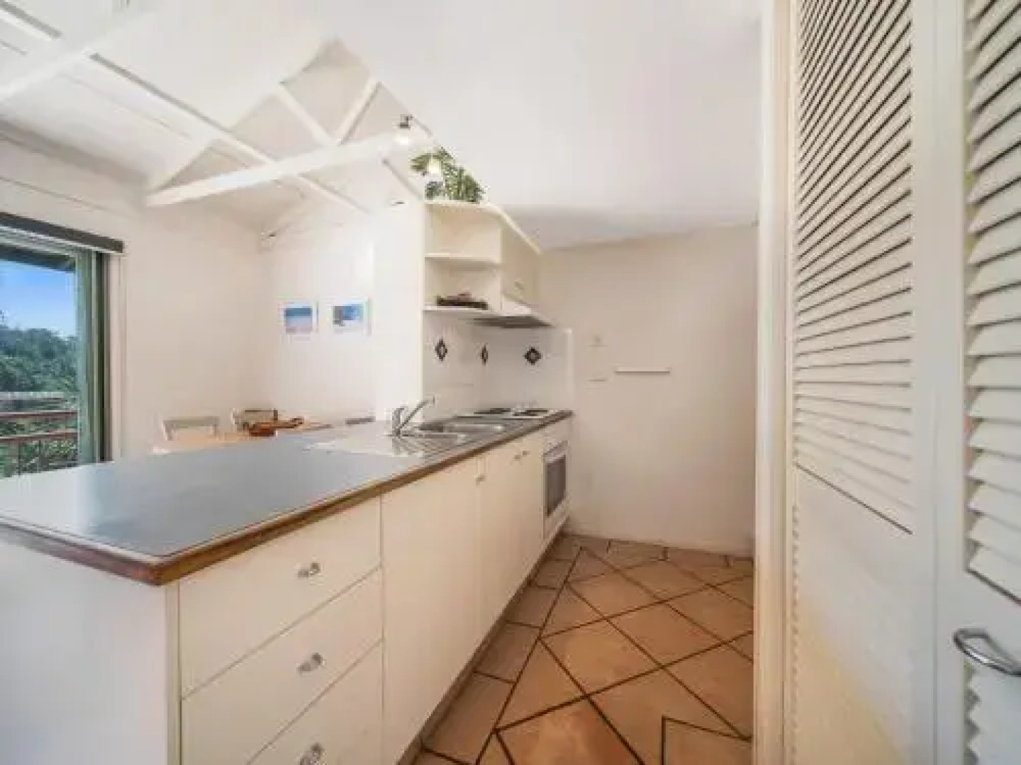 16 Pt Lookout Beach Resort