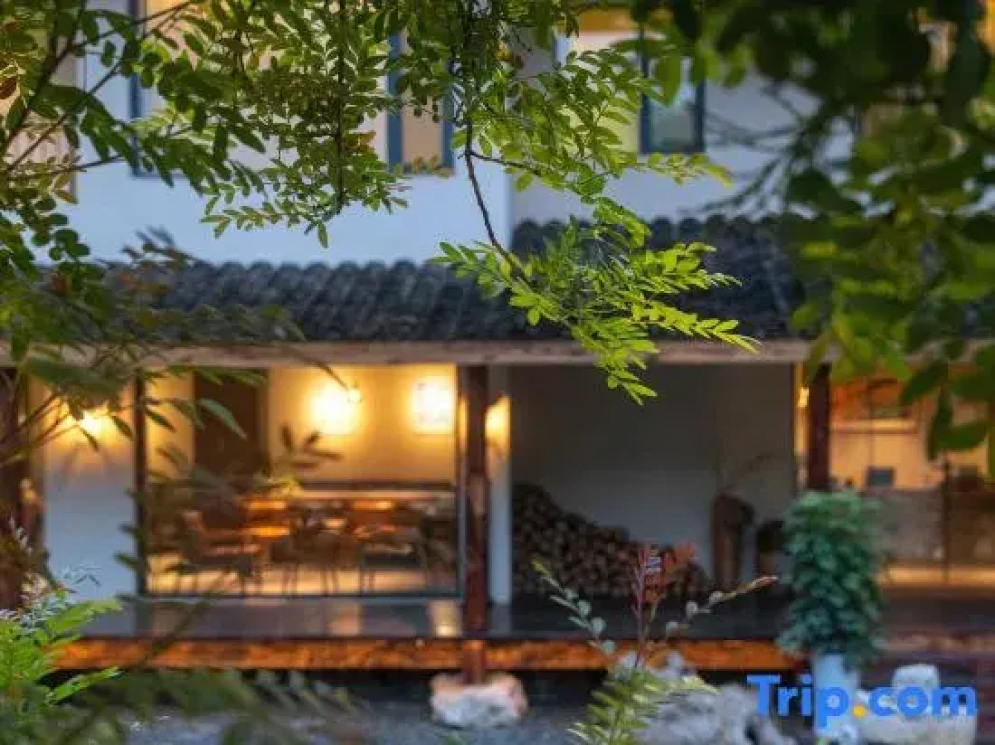 Yifangxi Hot Spring Hotel (Xianahei Branch, Wanfenglin Scenic Area)