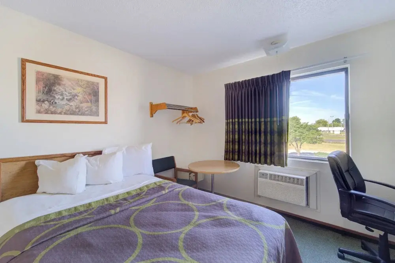 Capital O Amerihost Inn and Suites Kingdom City Hwy 54 MO