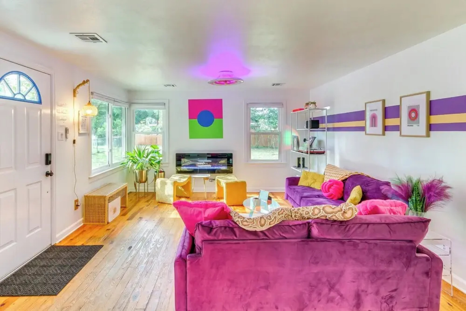 Retro-tropical Pensacola Home - 3 Mi to Downtown!