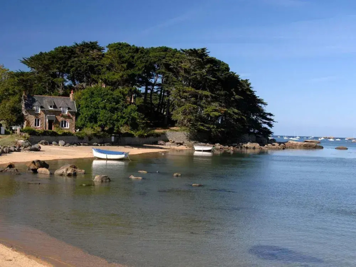 Apartment in Tregastel Near the Beach