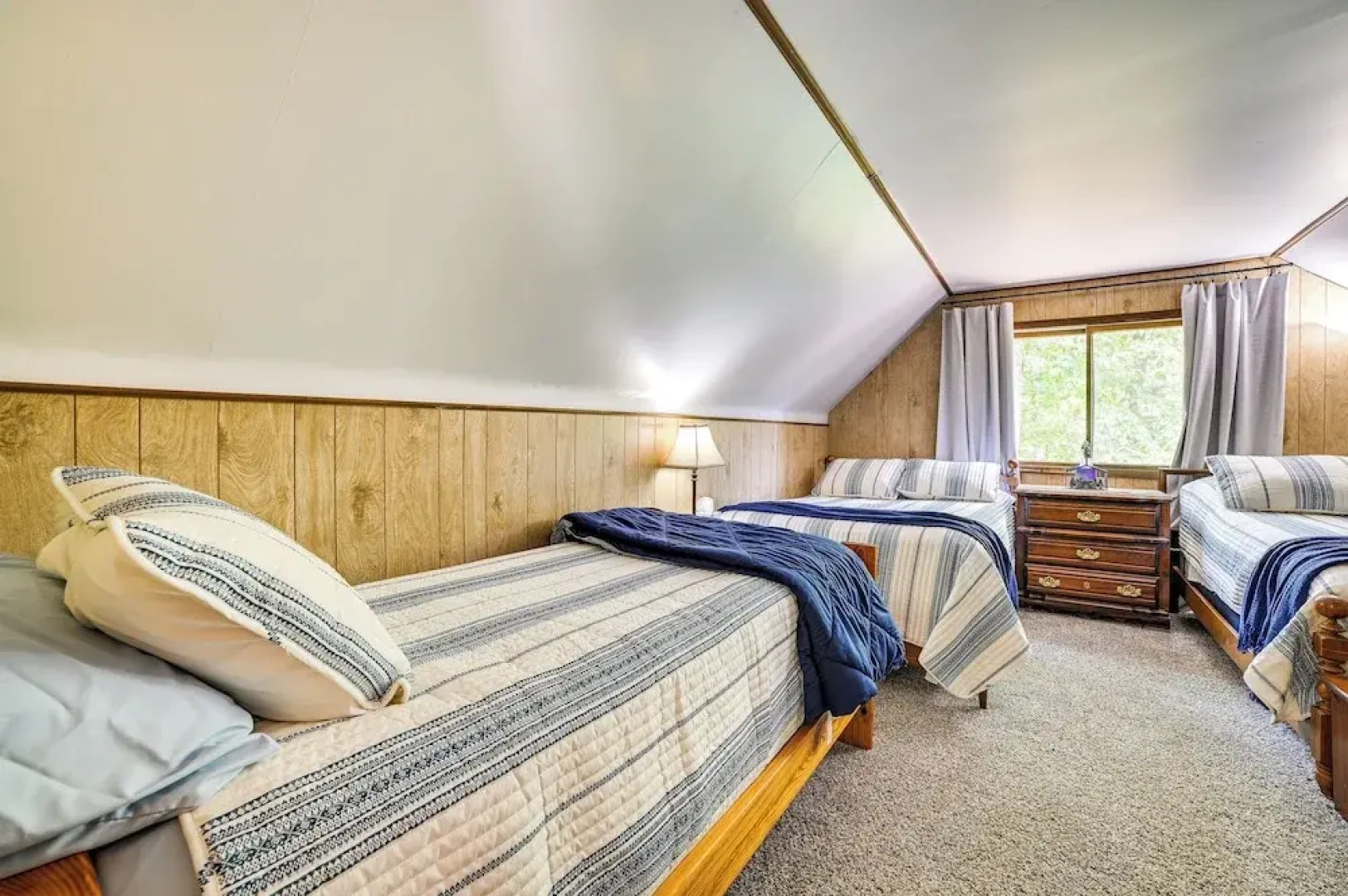 Family Roscommon Home - 3 Mi to Higgins Lake