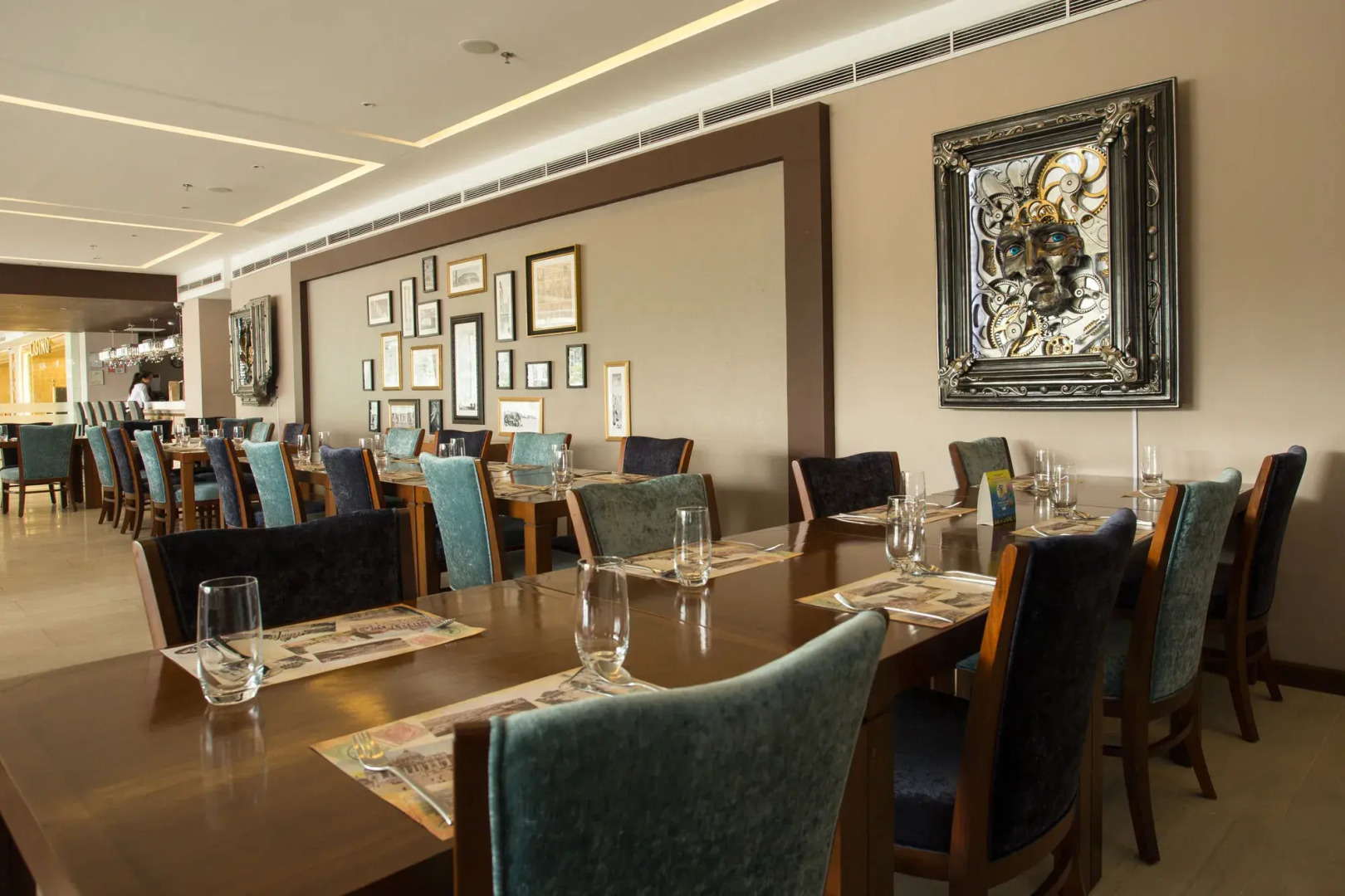 Royce Hotel & Casino