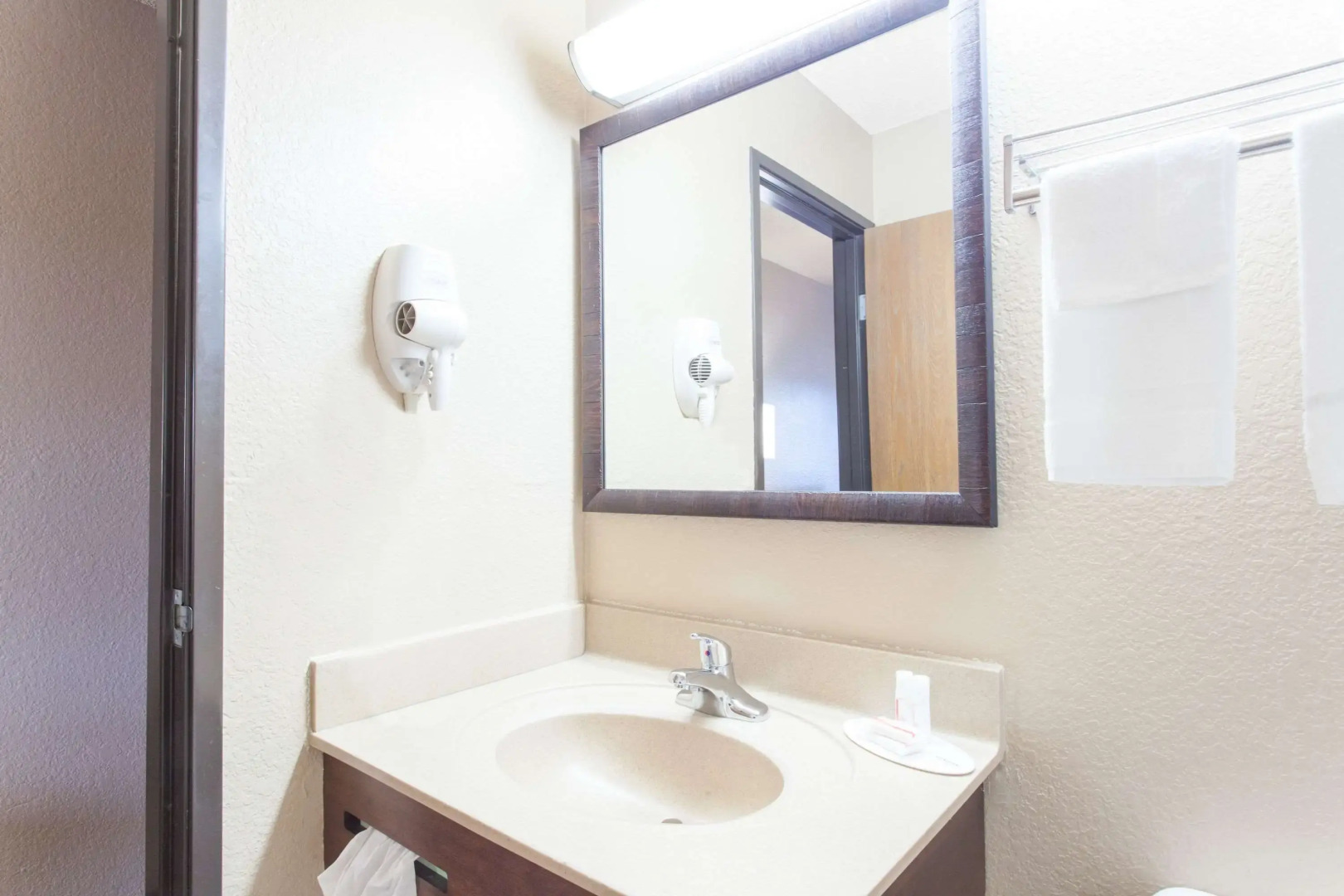 Super 8 by Wyndham Norton VA