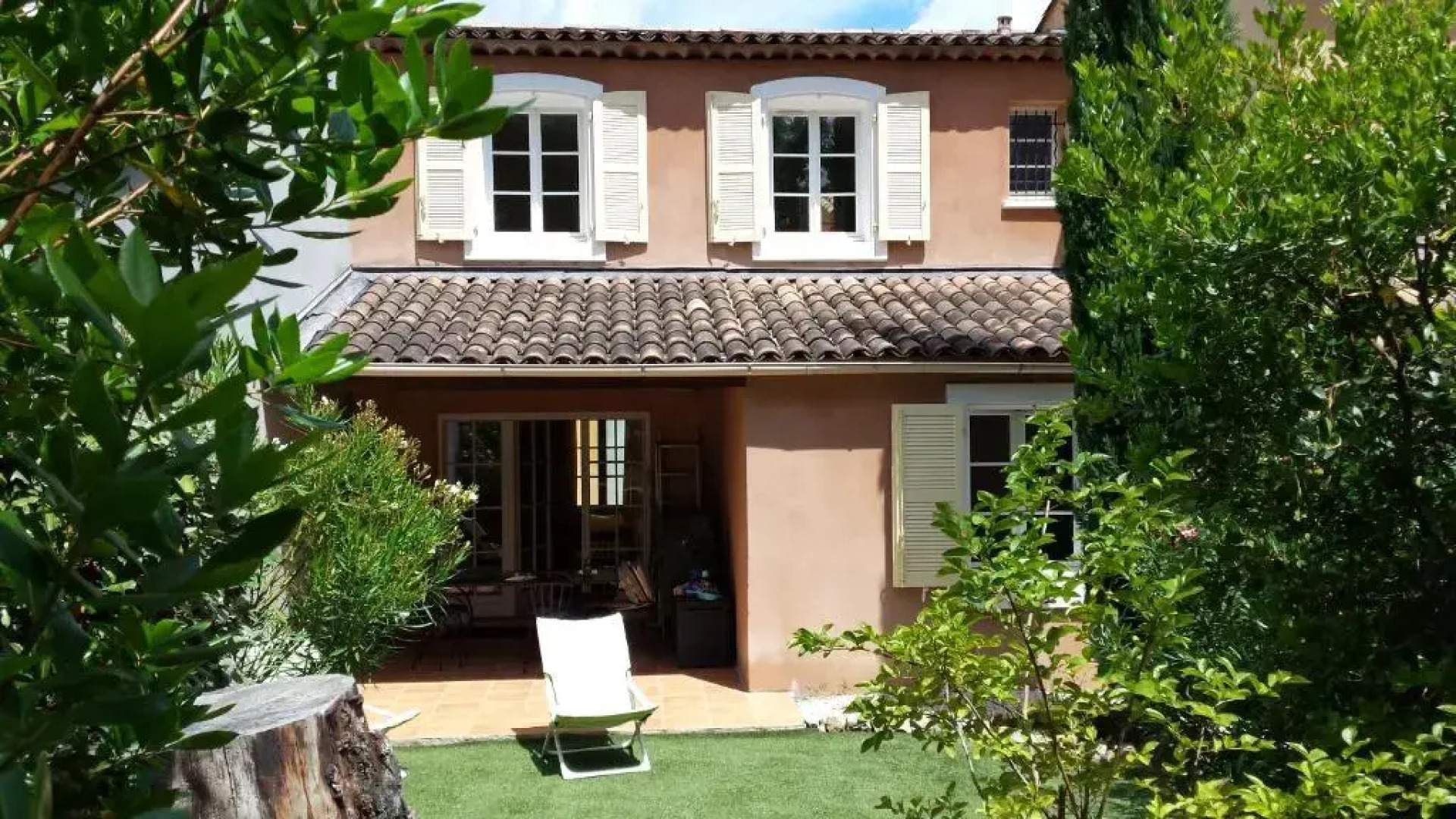 Rue des Oliviers with Swimming Pool