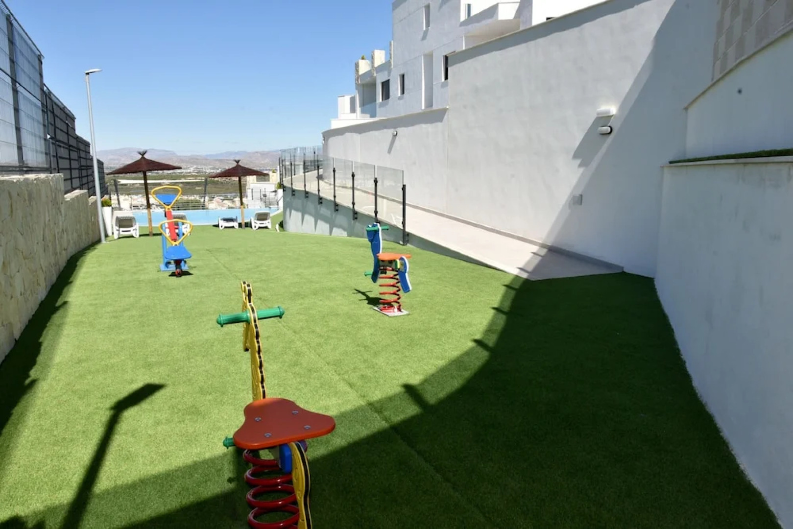 Luxury Apartment on the Beach with Pool 6