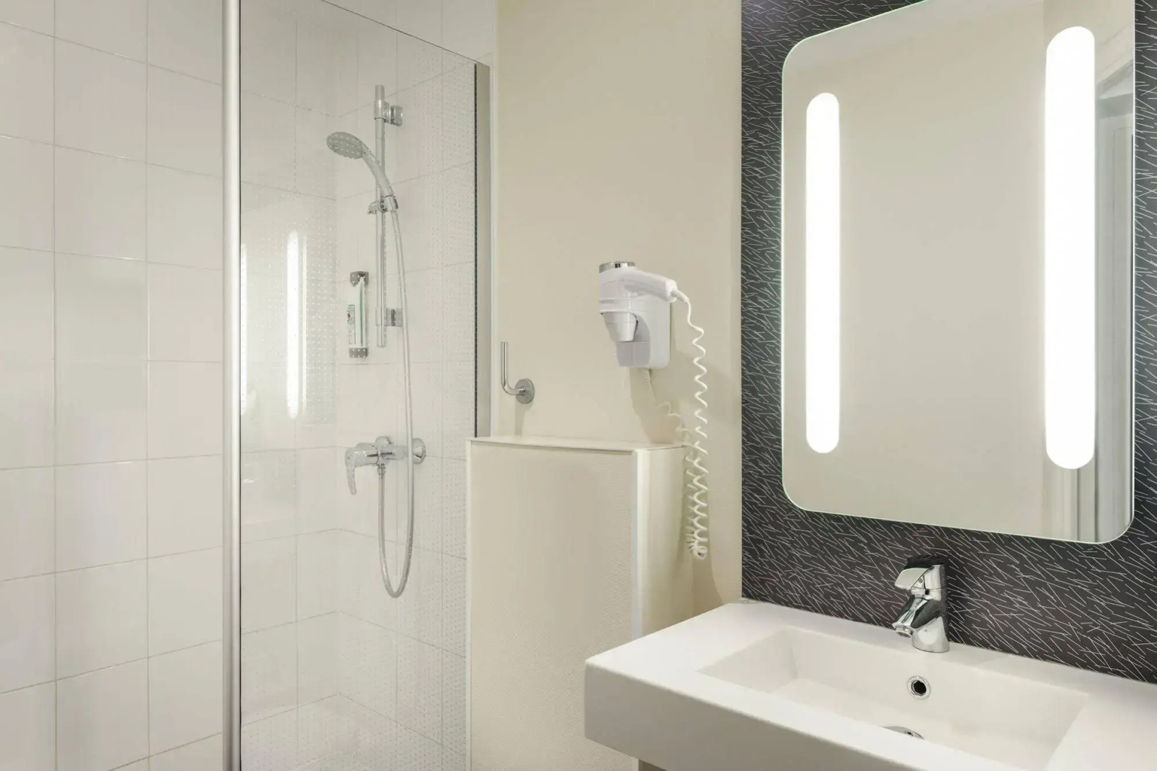 ibis Geneve Centre Lac