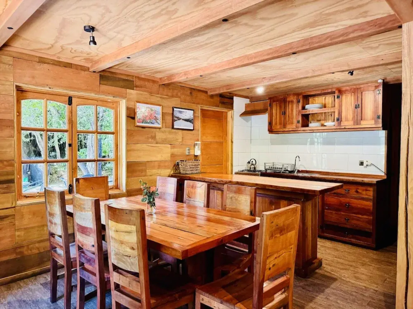 Cabañas entre montañas con tinajas calientes