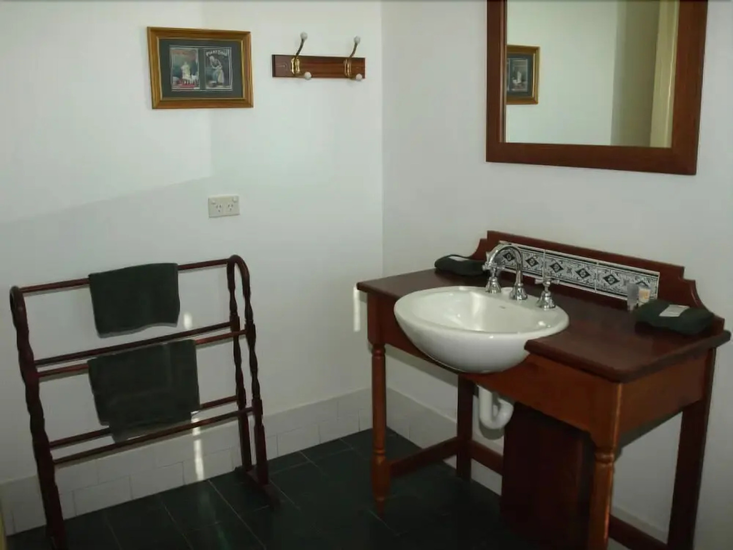 Pemberton Old Picture Theatre Holiday Apartments