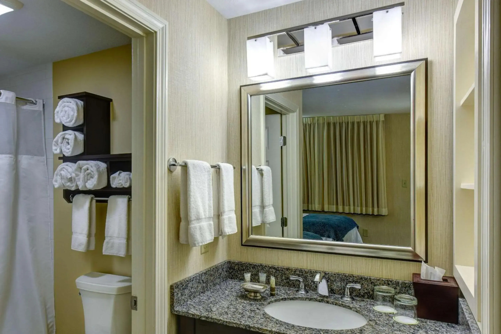 Port Inn & Suites Kennebunk, an Ascend Collection Hotel