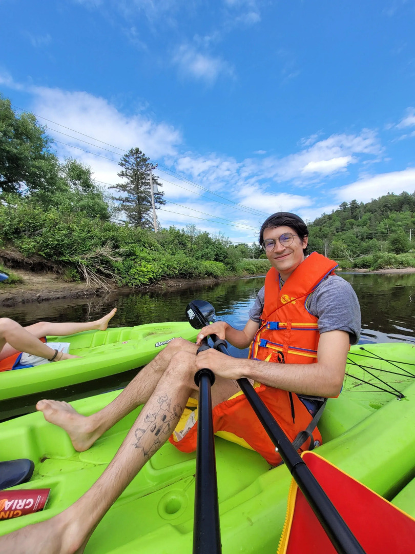 Oberge Inn  Riverside guest room in Val-David village with free parking