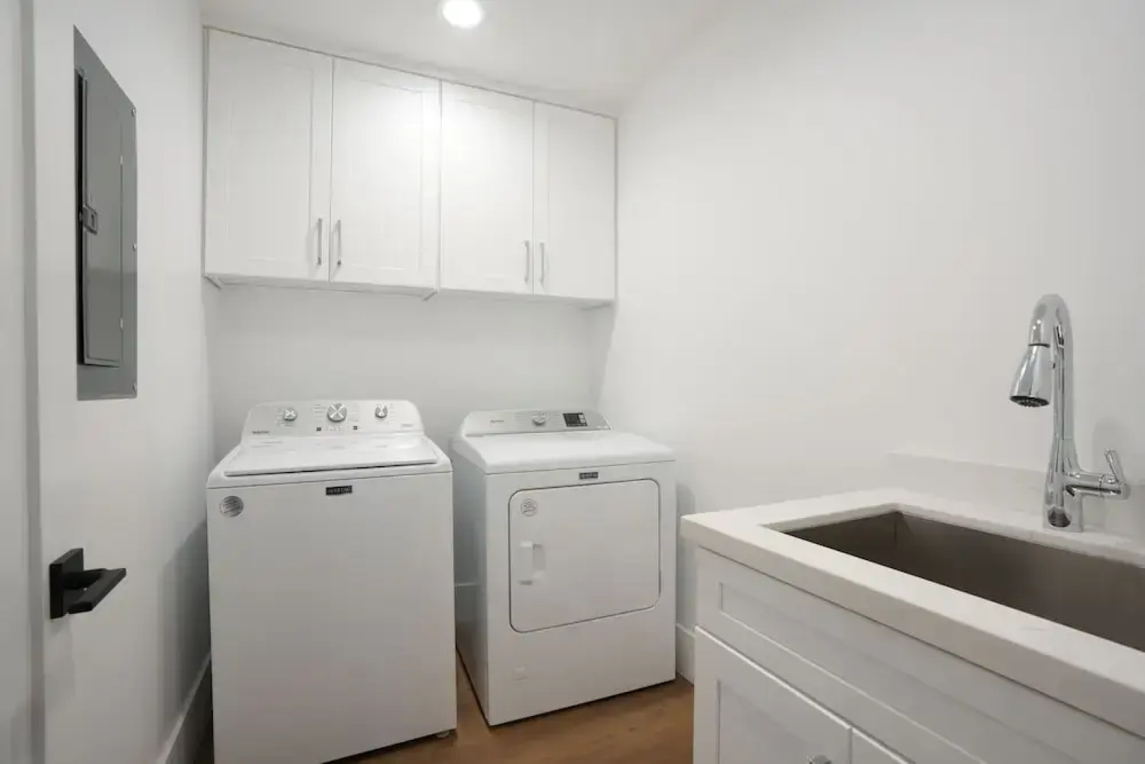 4 bedroom, 2 bathrooms